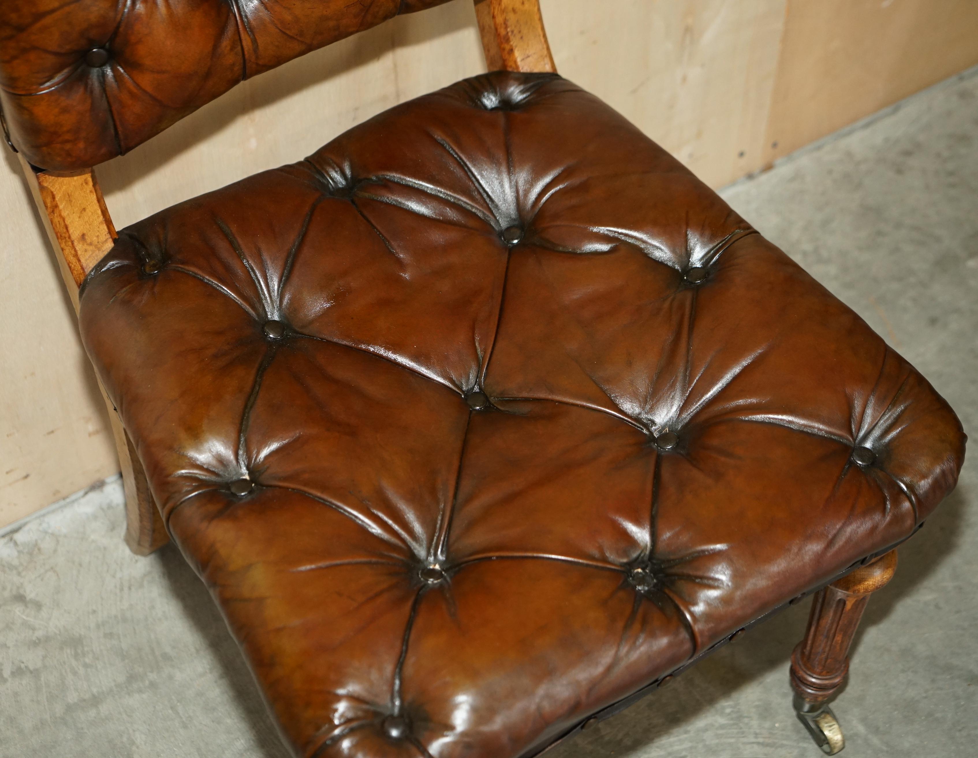 Antique Regency 1820 Brown Leather Pollard Oak Chesterfield Office Desk Chair For Sale 6