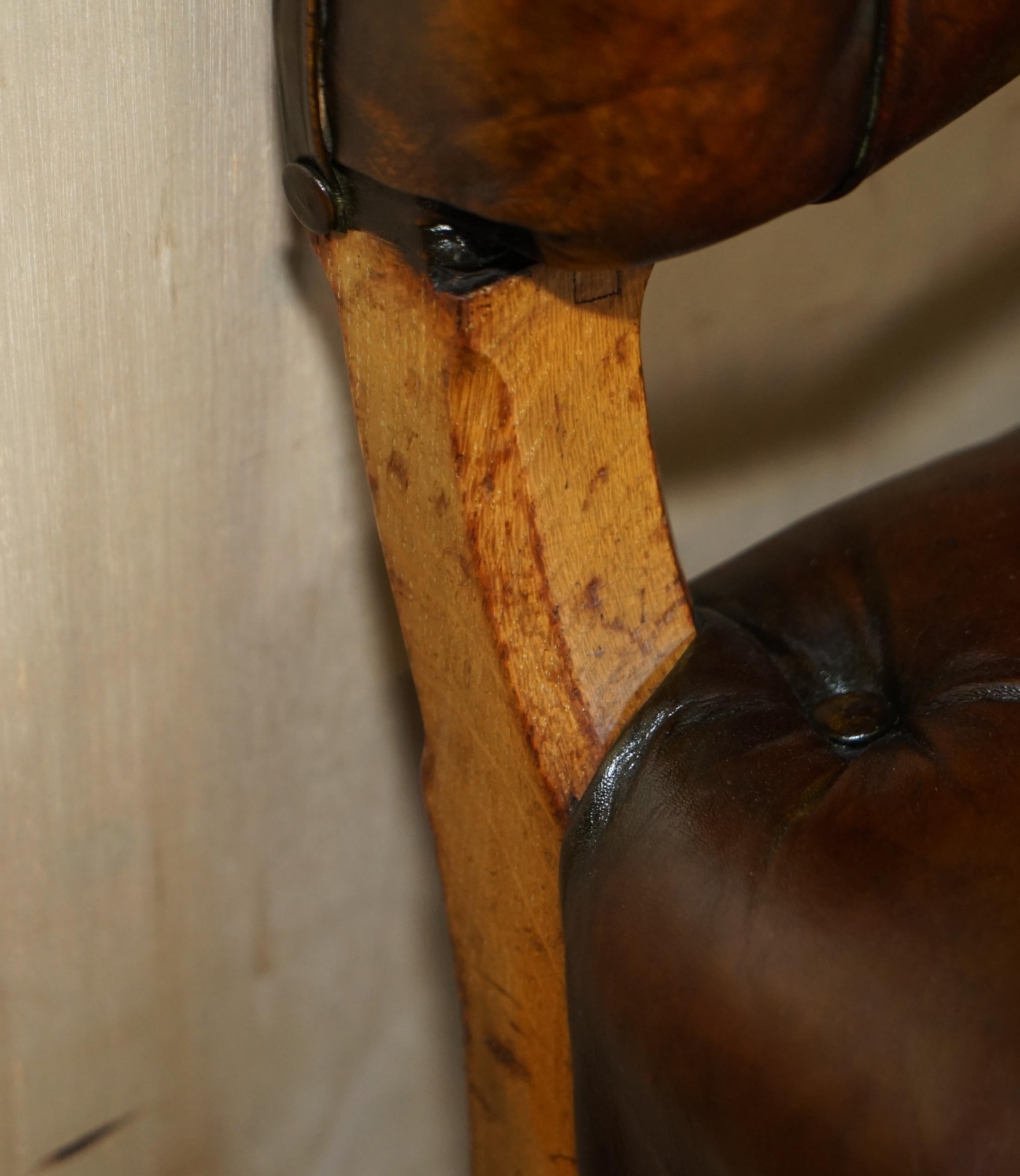 Antique Regency 1820 Brown Leather Pollard Oak Chesterfield Office Desk Chair For Sale 11