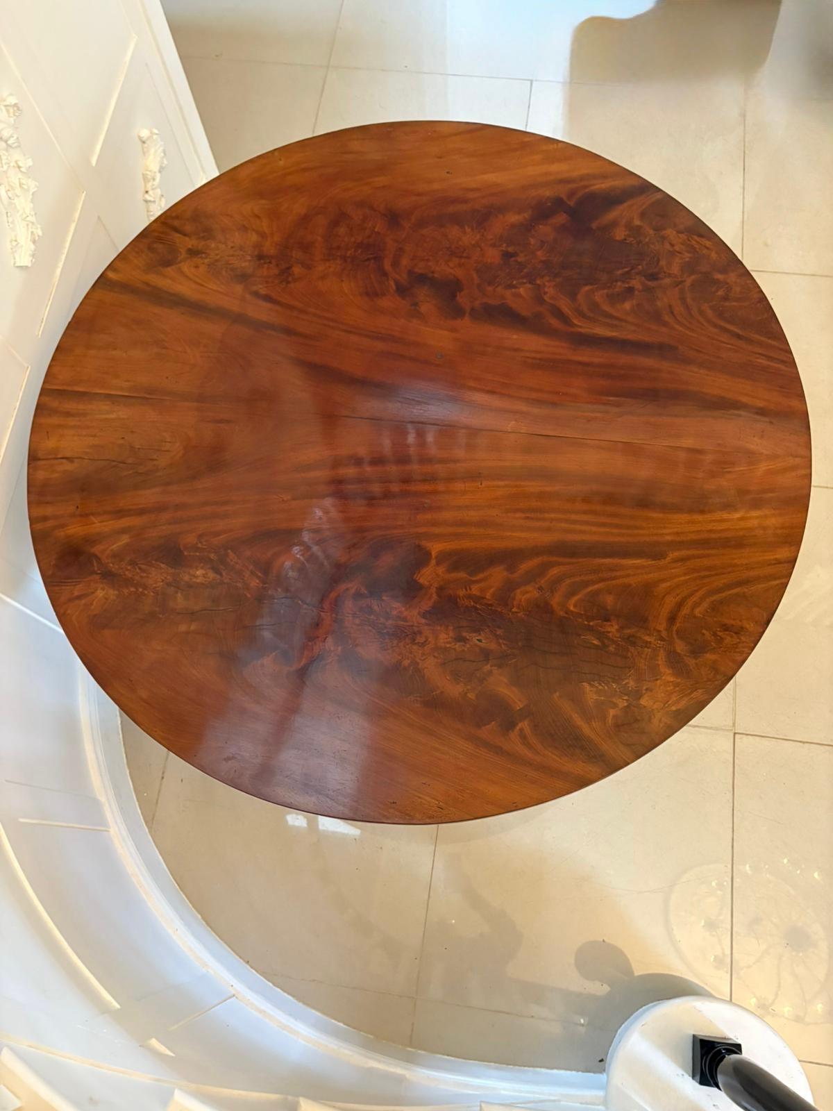 Mesa de Comedor Circular Antigua Regencia 6 Plazas Caoba Figurada de Calidad en venta 3