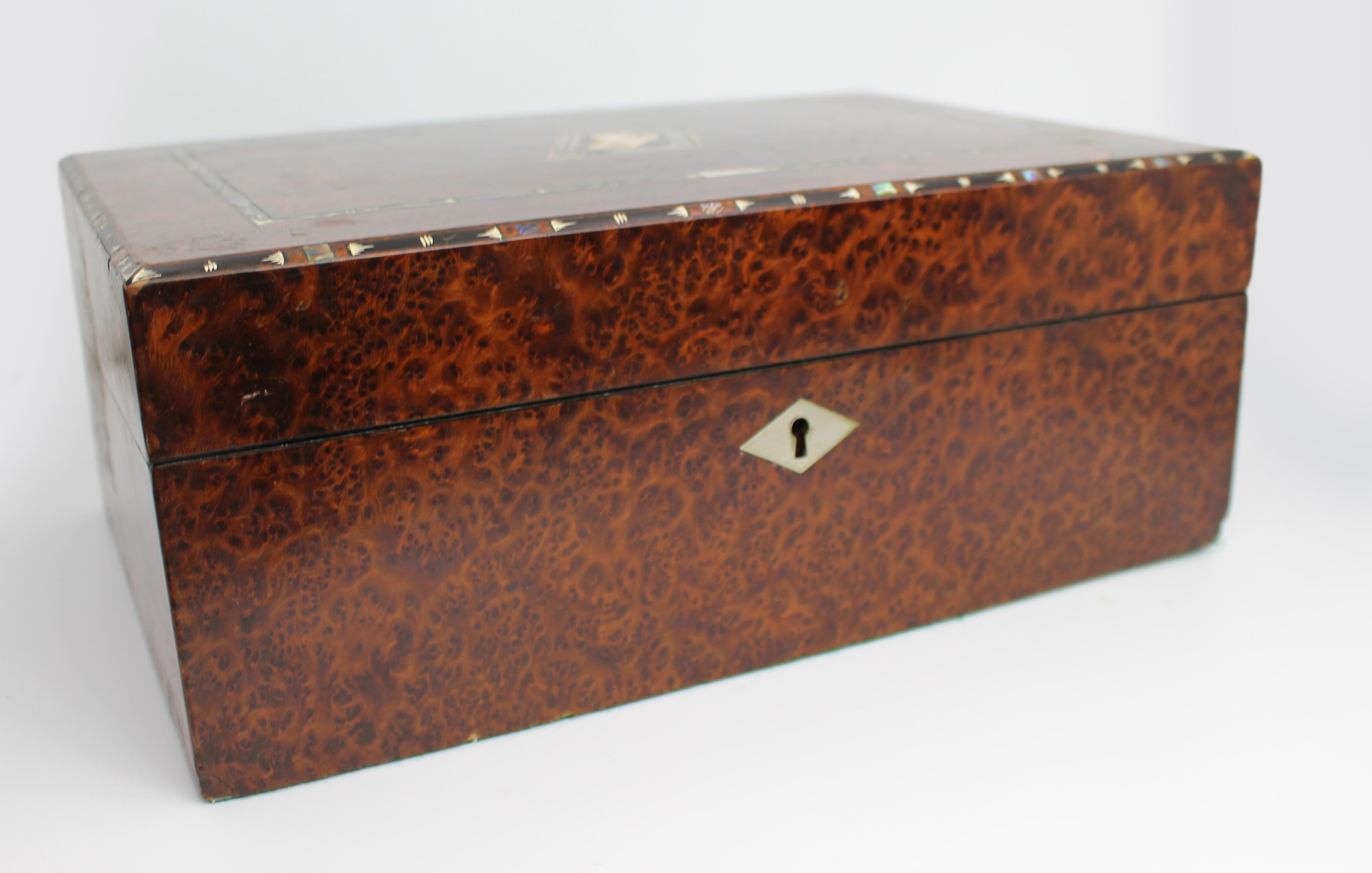 Antique Regency Amboyna & Mother-of-Pearl Inlaid Writing Slope, c.1830 For Sale 7