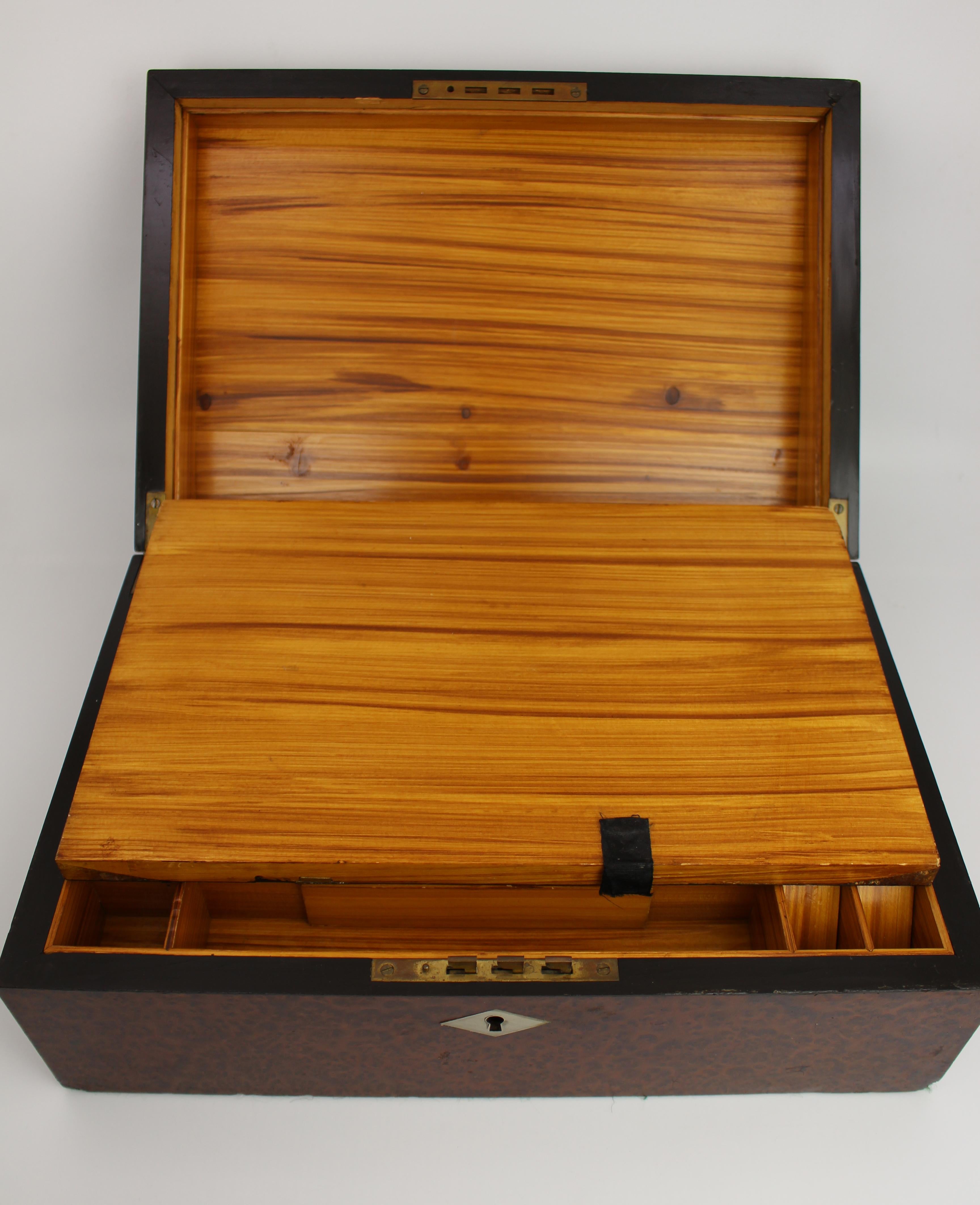 Antique Regency Amboyna & Mother-of-Pearl Inlaid Writing Slope, c.1830 For Sale 8