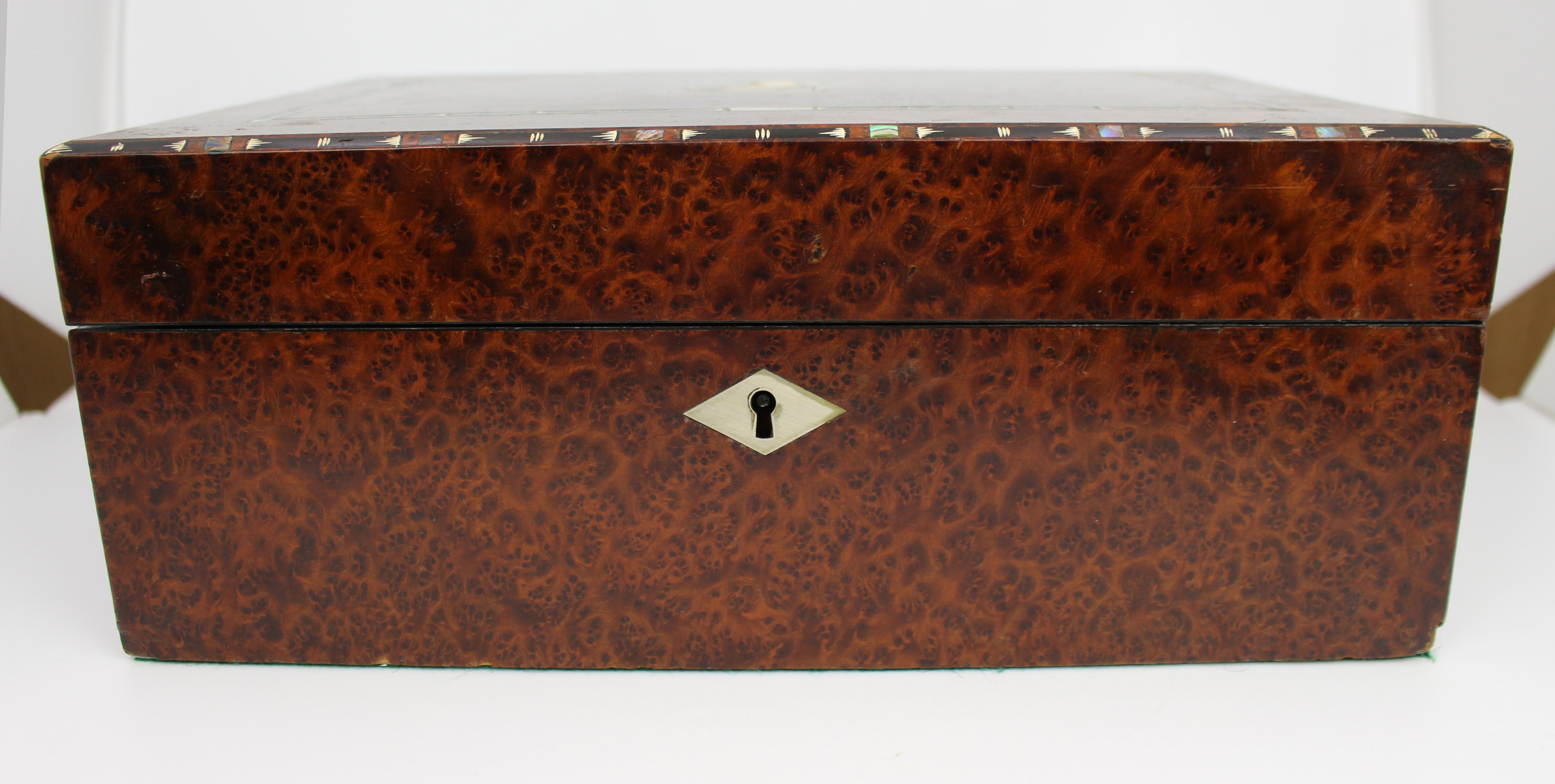 Antique Regency Amboyna & Mother-of-Pearl Inlaid Writing Slope, c.1830 For Sale 12