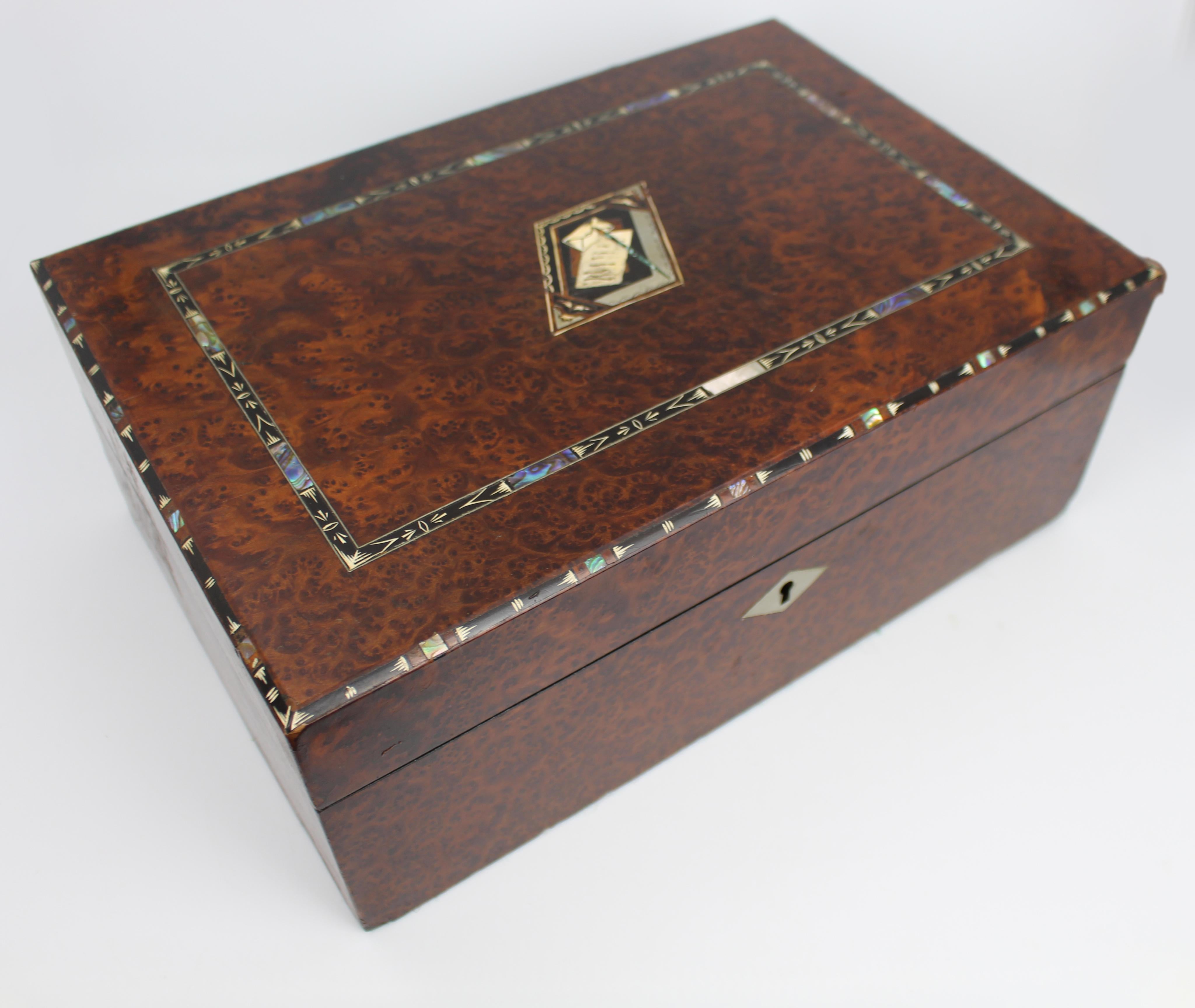 Antique Regency Amboyna & Mother-of-Pearl Inlaid Writing Slope, c.1830 For Sale 13