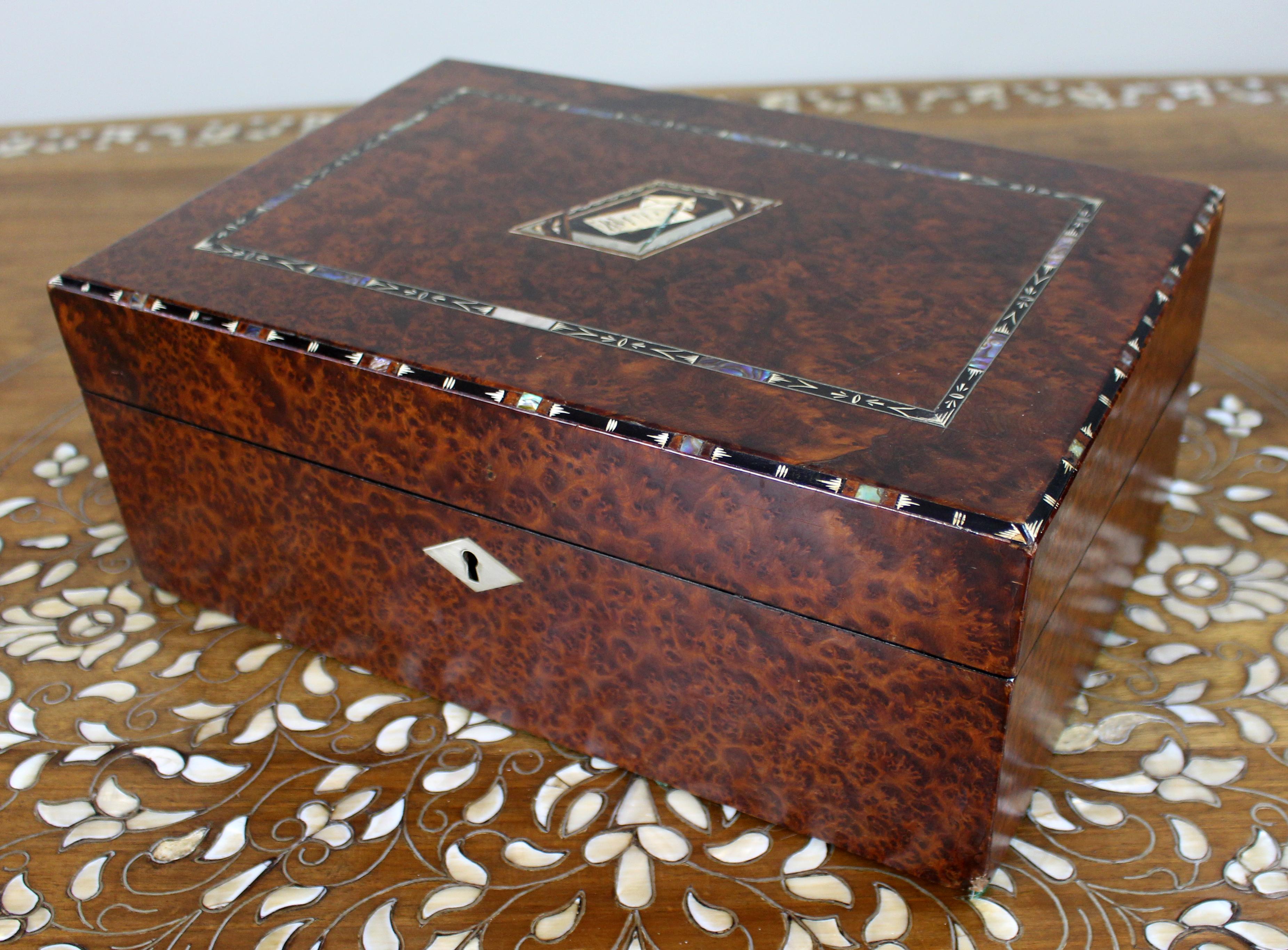 British Antique Regency Amboyna & Mother-of-Pearl Inlaid Writing Slope, c.1830 For Sale