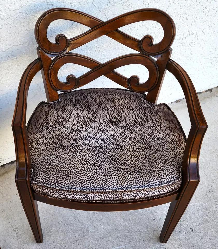 Paire de fauteuils Regency anciens à dossier Pretzel en vente 1