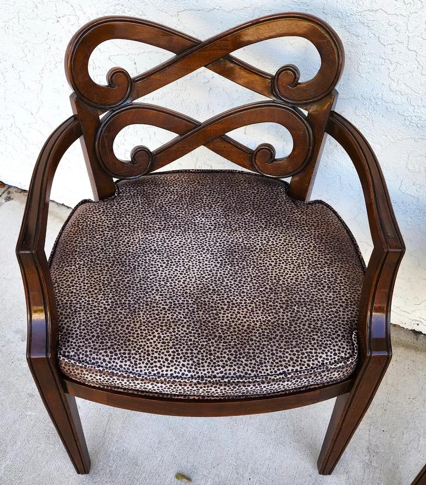 Paire de fauteuils Regency anciens à dossier Pretzel en vente 2