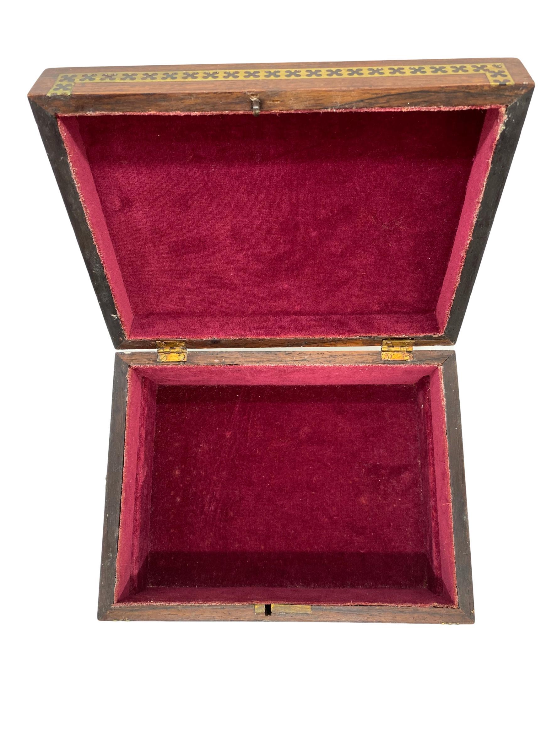 Antique Regency Box in Rosewood with Inlaid Ebony and Brass, English, circa 1820 For Sale 4