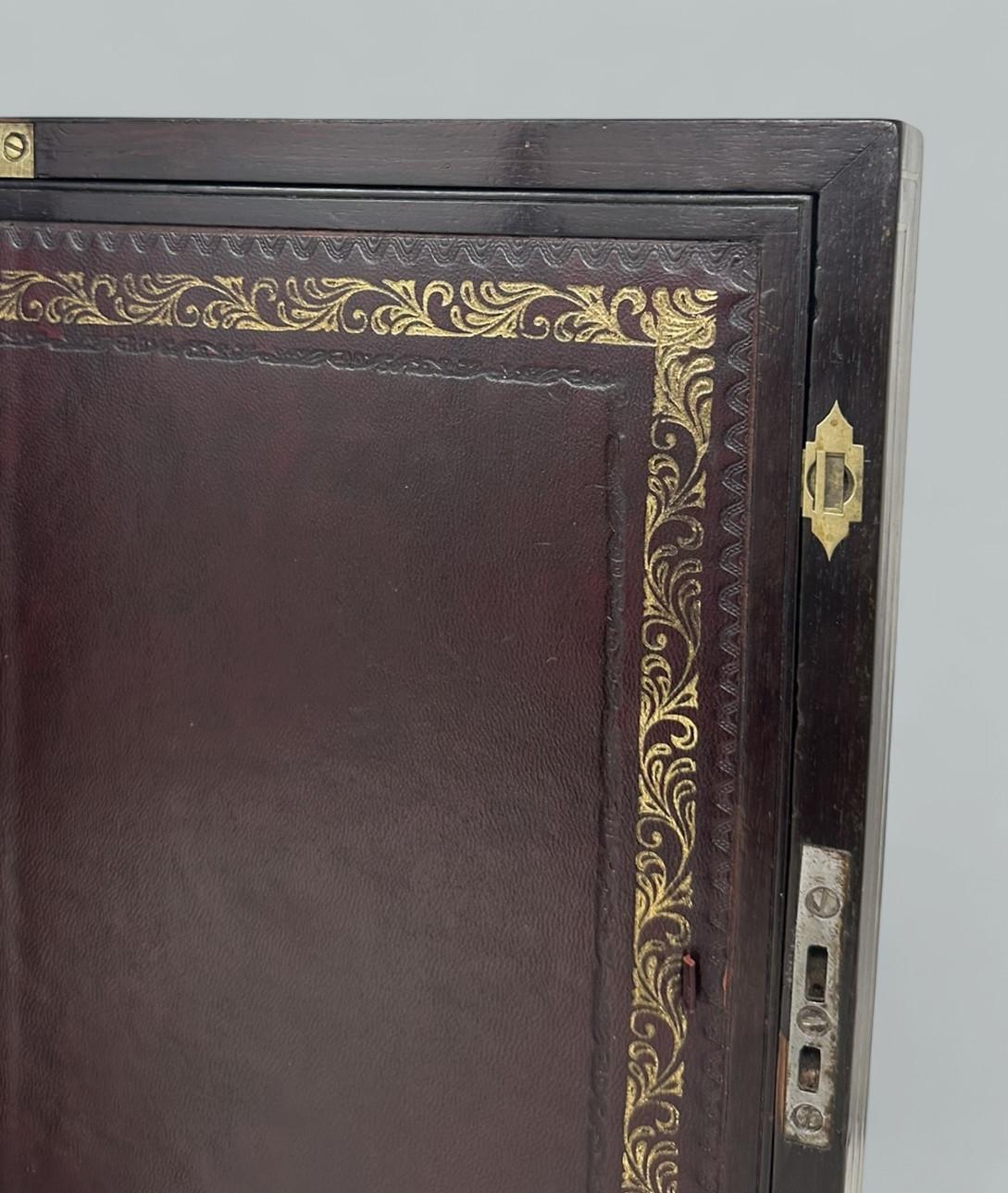 Antike Regency Messing gebundenen Reiseschreibtisch Mahagoni hölzerne Schreibschräge Box 19C im Angebot 5