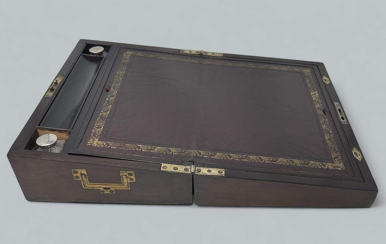 Antike Regency Messing gebundenen Reiseschreibtisch Mahagoni hölzerne Schreibschräge Box 19C im Angebot 2