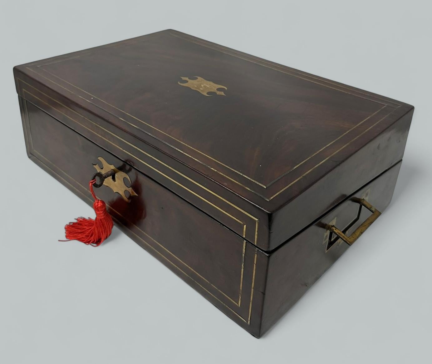 Antike Regency Messing gebundenen Reiseschreibtisch Mahagoni hölzerne Schreibschräge Box 19C im Angebot 3
