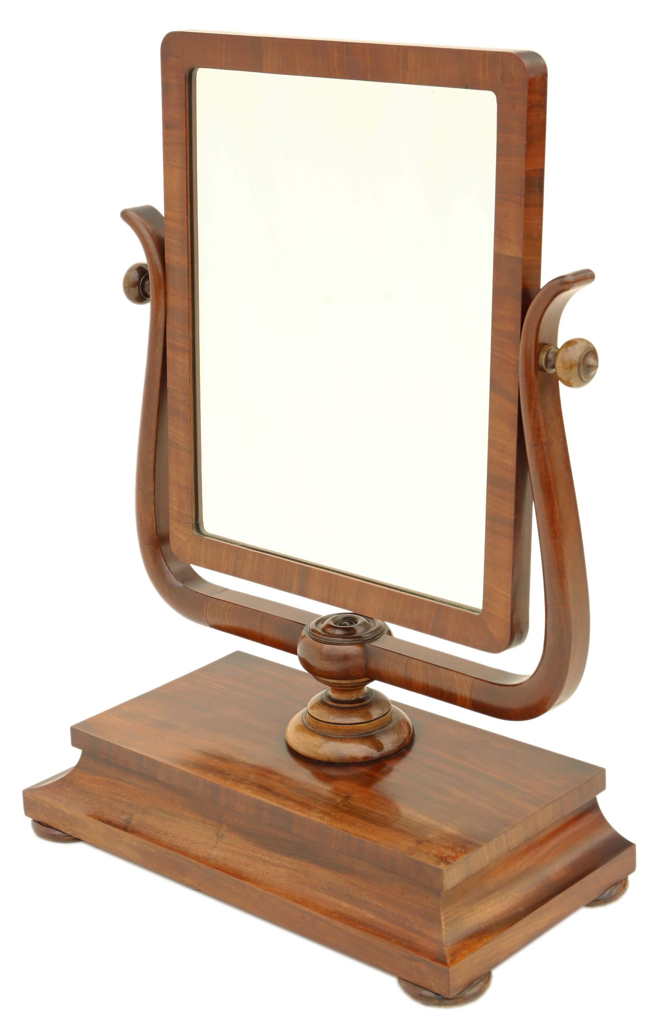 Antique circa 1825 Regency mahogany swing dressing table or toilet mirror.

This is a lovely elegant mirror, that is full of age and charm, with great design and proportions. Far better than most.

A rare find, that would look amazing in the