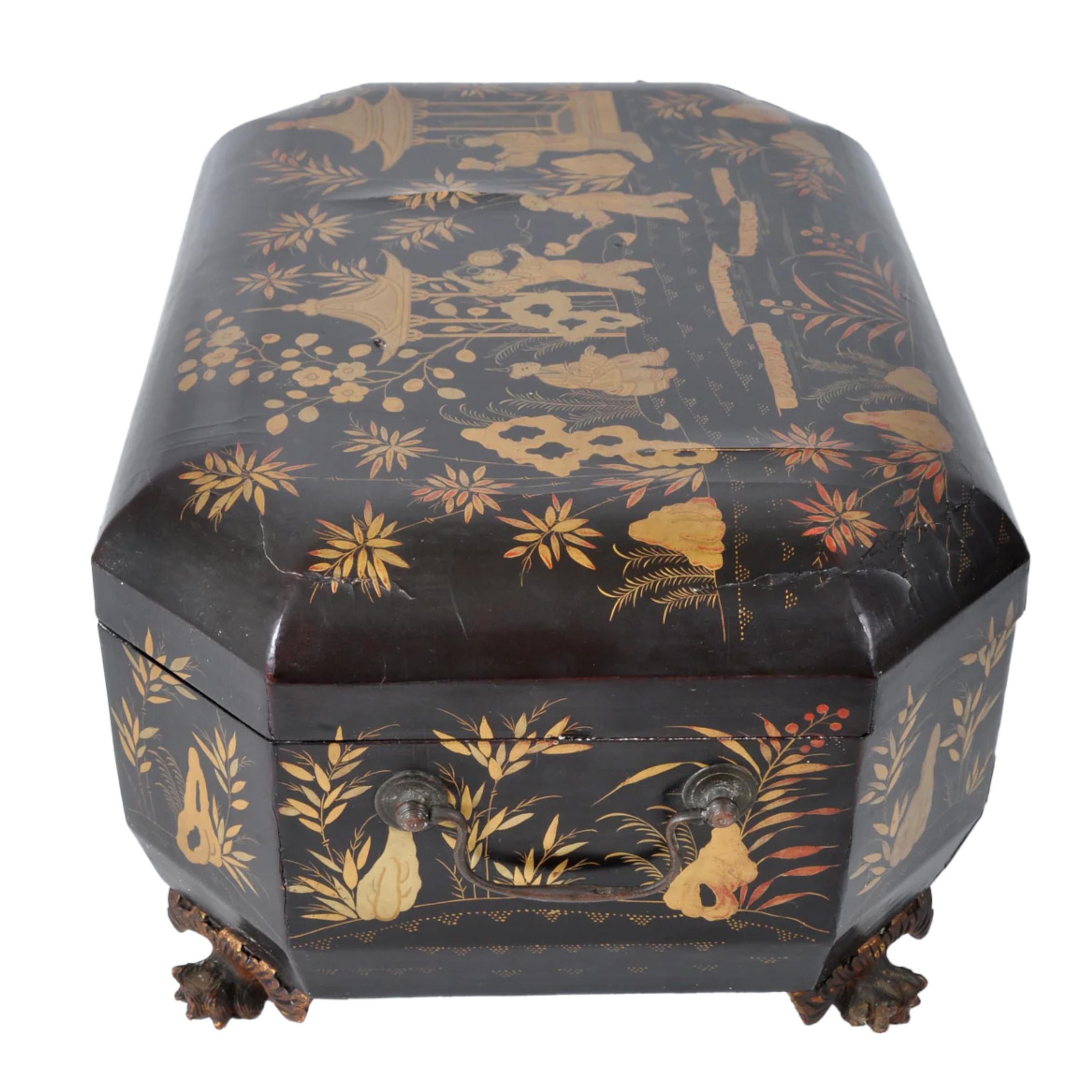 Laqué Ancienne boîte d'écriture à couture en laque d'exportation chinoise peinte à la main 1820 en vente