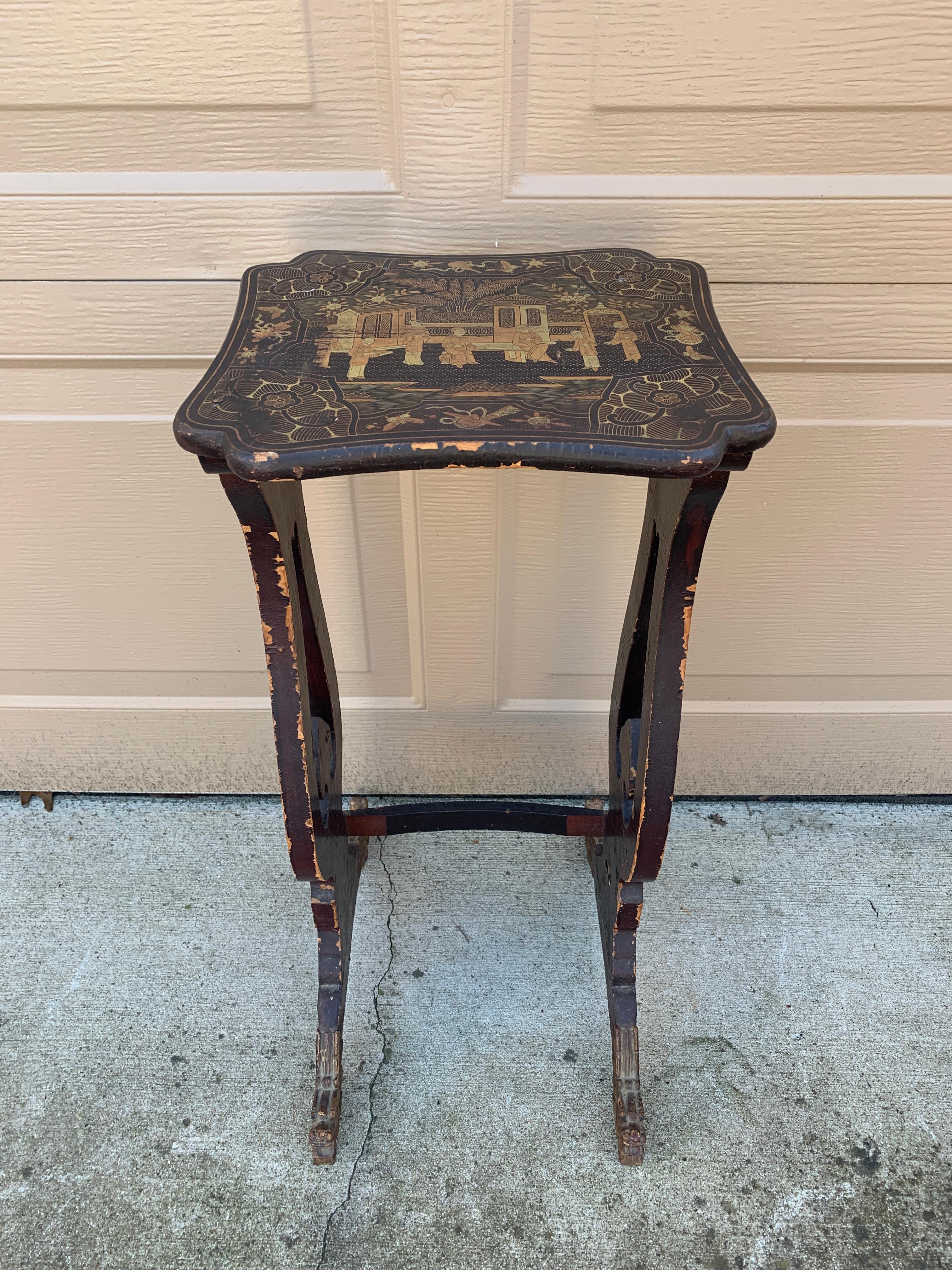 Antique Regency Chinoiserie Black Lacquered Nesting Tables with Carved Dragons For Sale 5