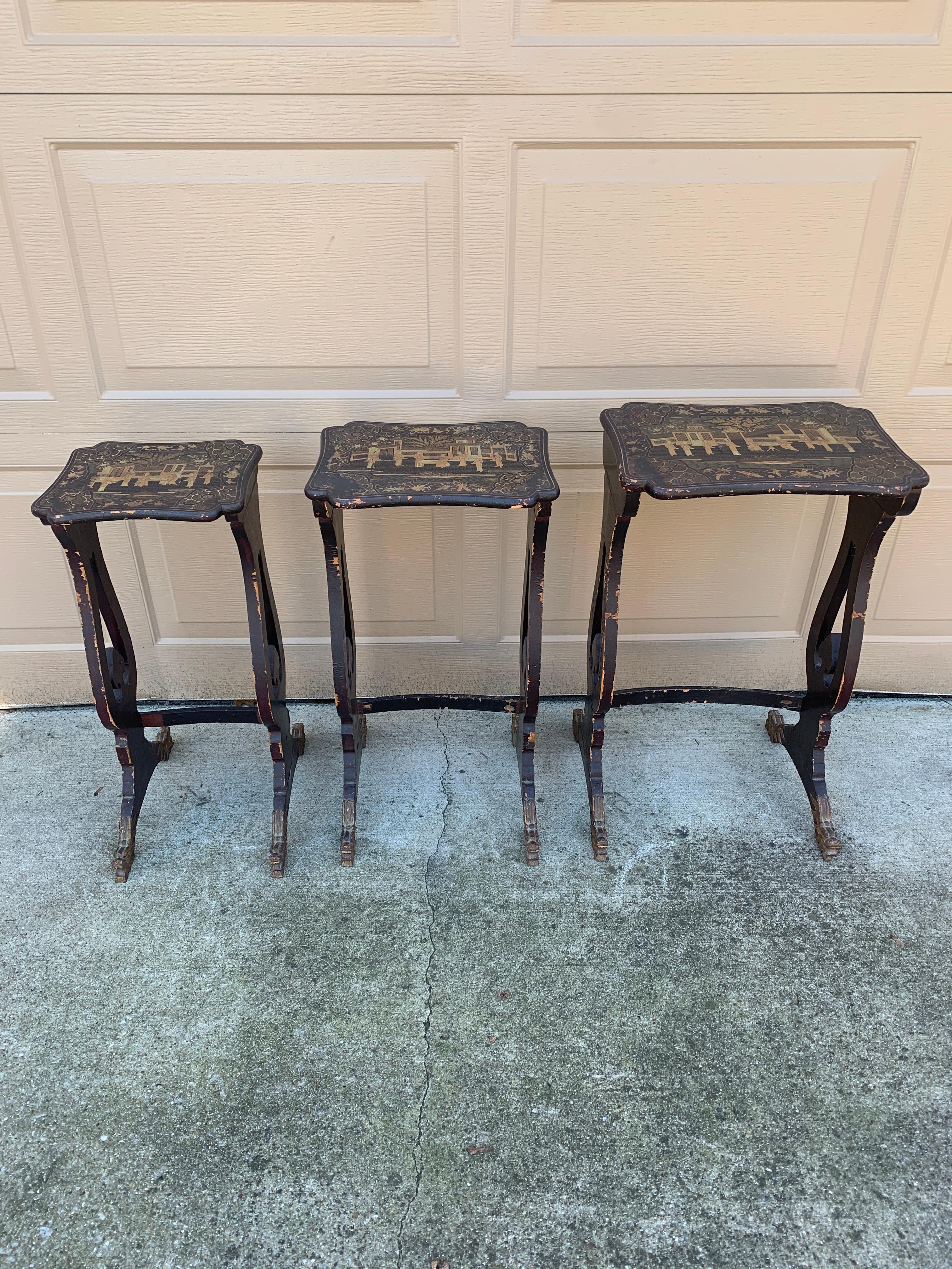 19th Century Antique Regency Chinoiserie Black Lacquered Nesting Tables with Carved Dragons For Sale