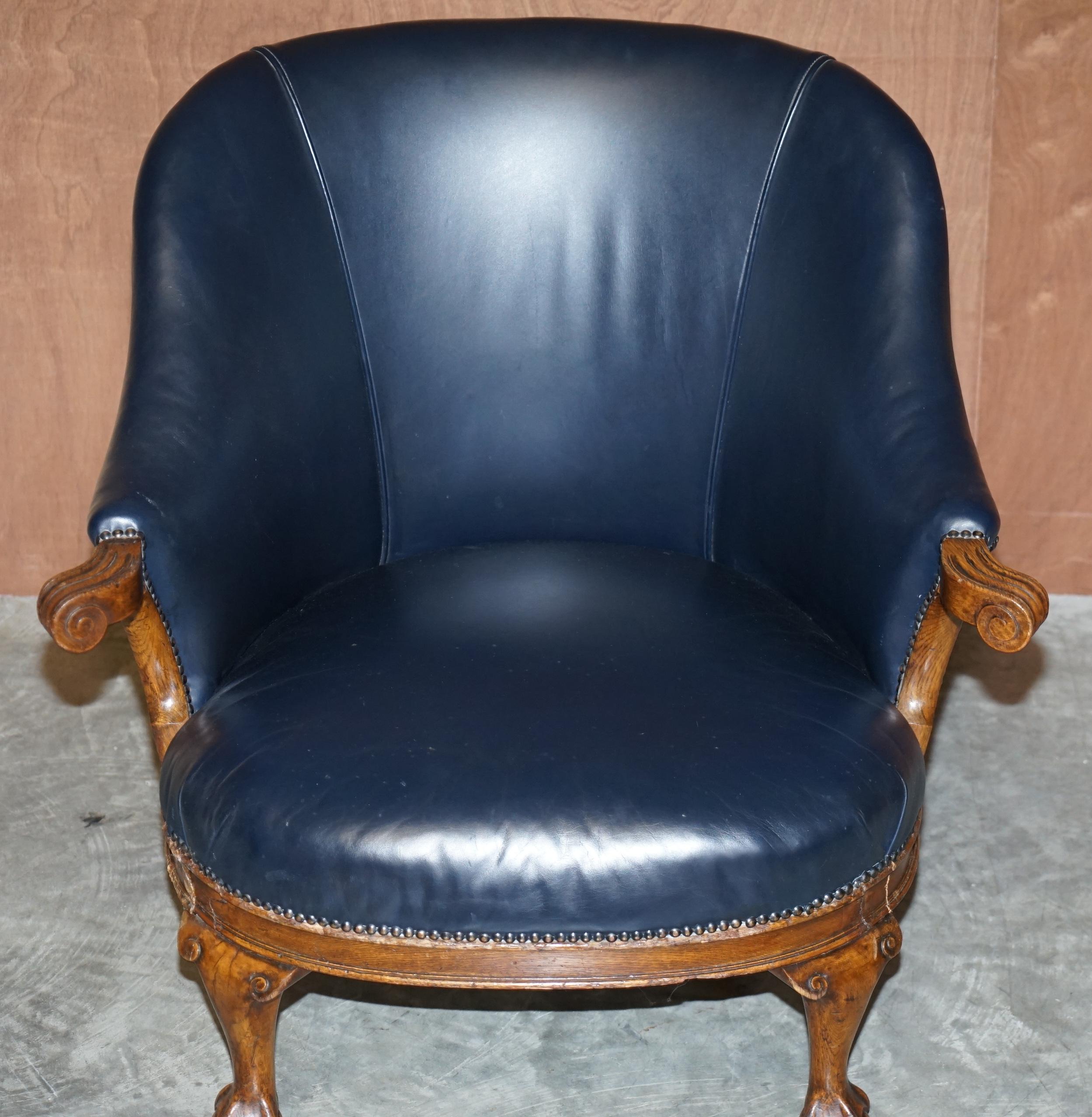 English Antique Regency circa 1810-1820 Claw & Ball Oak Framed Blue Leather Armchair For Sale