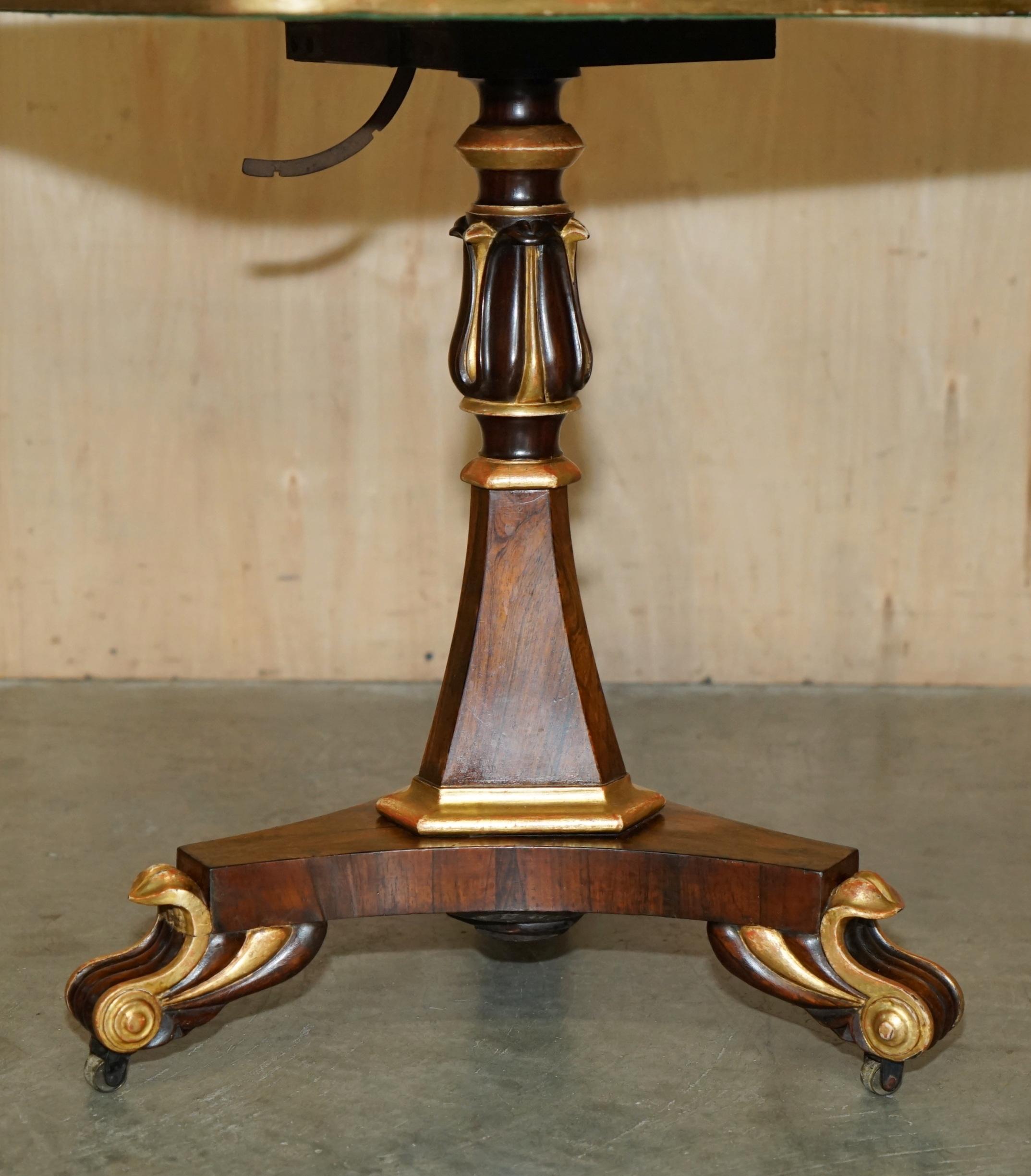 ANTiQUE REGENCY CIRCA 1810-1820 - TABLE DE CHESS BOARD À GILT BRASS ET HARDWOOD CHESSBOARD en vente 2