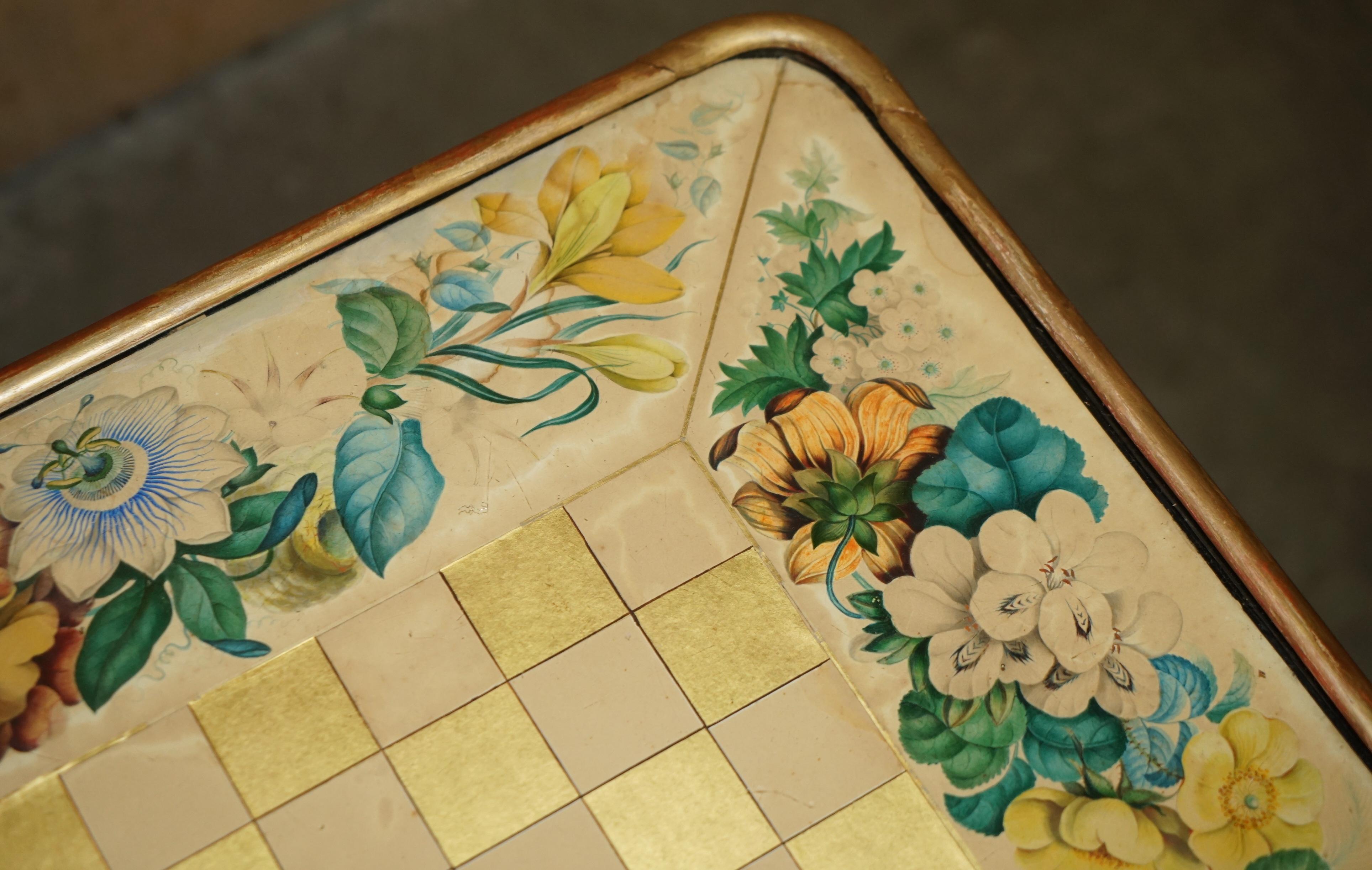 Laiton ANTiQUE REGENCY CIRCA 1810-1820 - TABLE DE CHESS BOARD À GILT BRASS ET HARDWOOD CHESSBOARD en vente