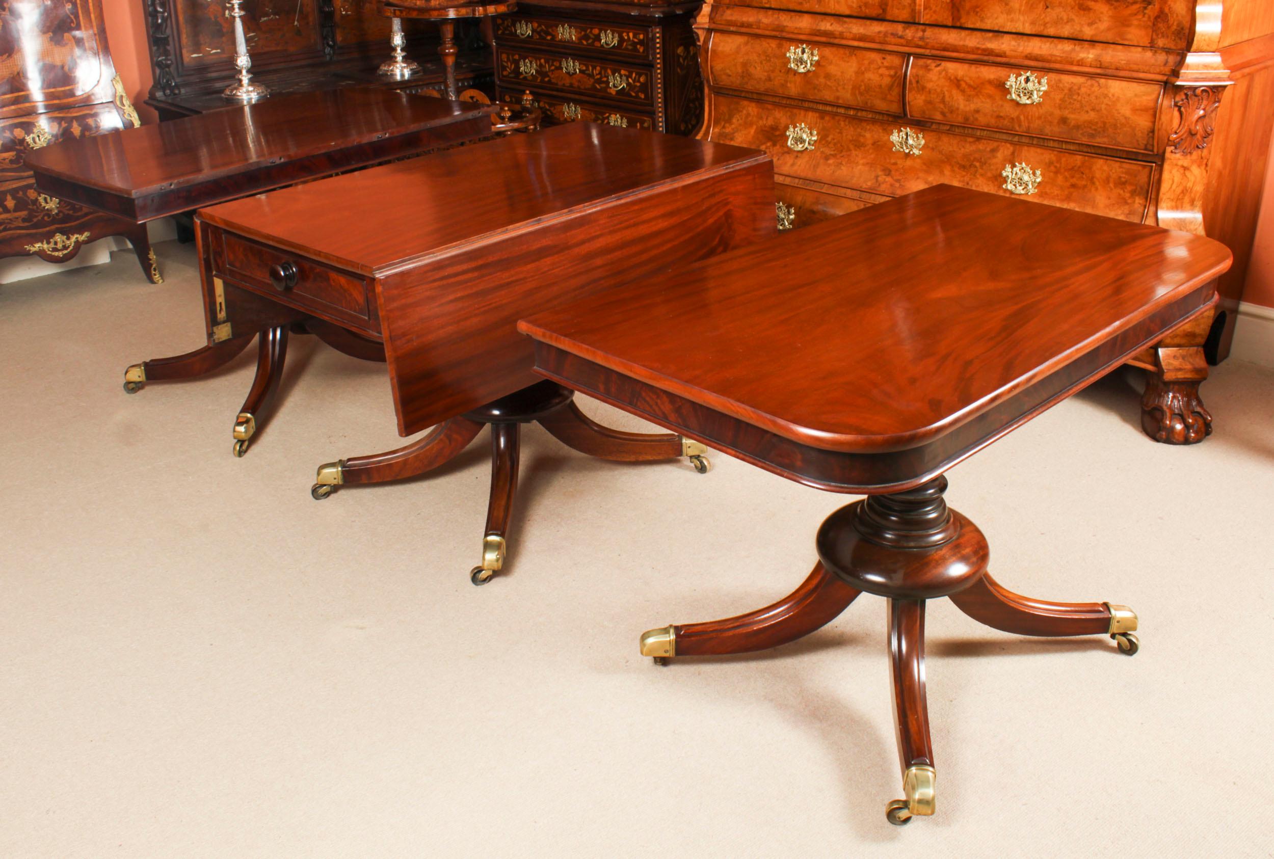 Antique Regency Dining Table 19th Century & 10 Vintage Dining Chairs In Good Condition In London, GB