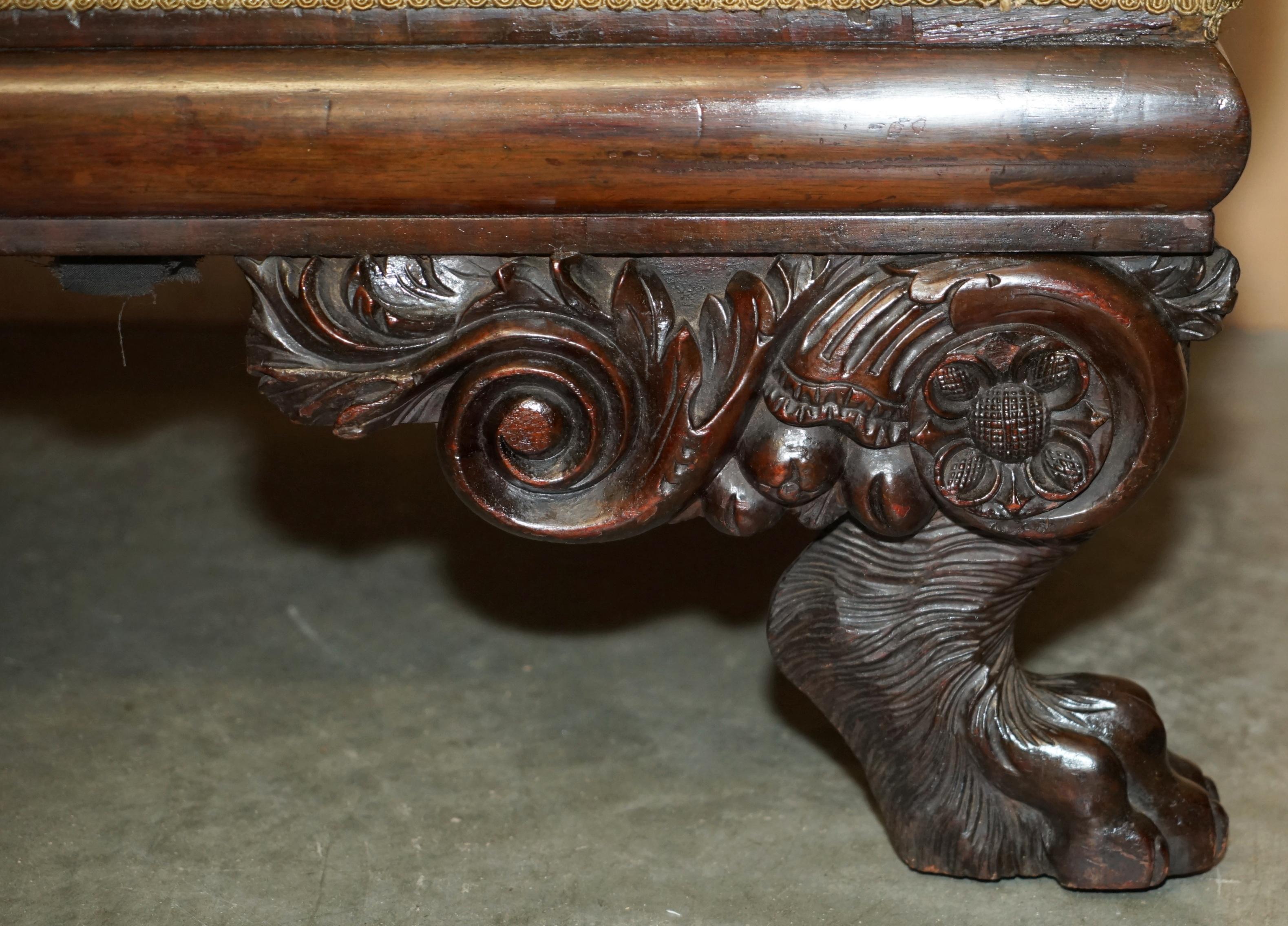 SEDIA DA LOUNGE IN LEGNO DUREVOLE INCISO A MANO CON CAPPELLI DI LEONE in vendita 2