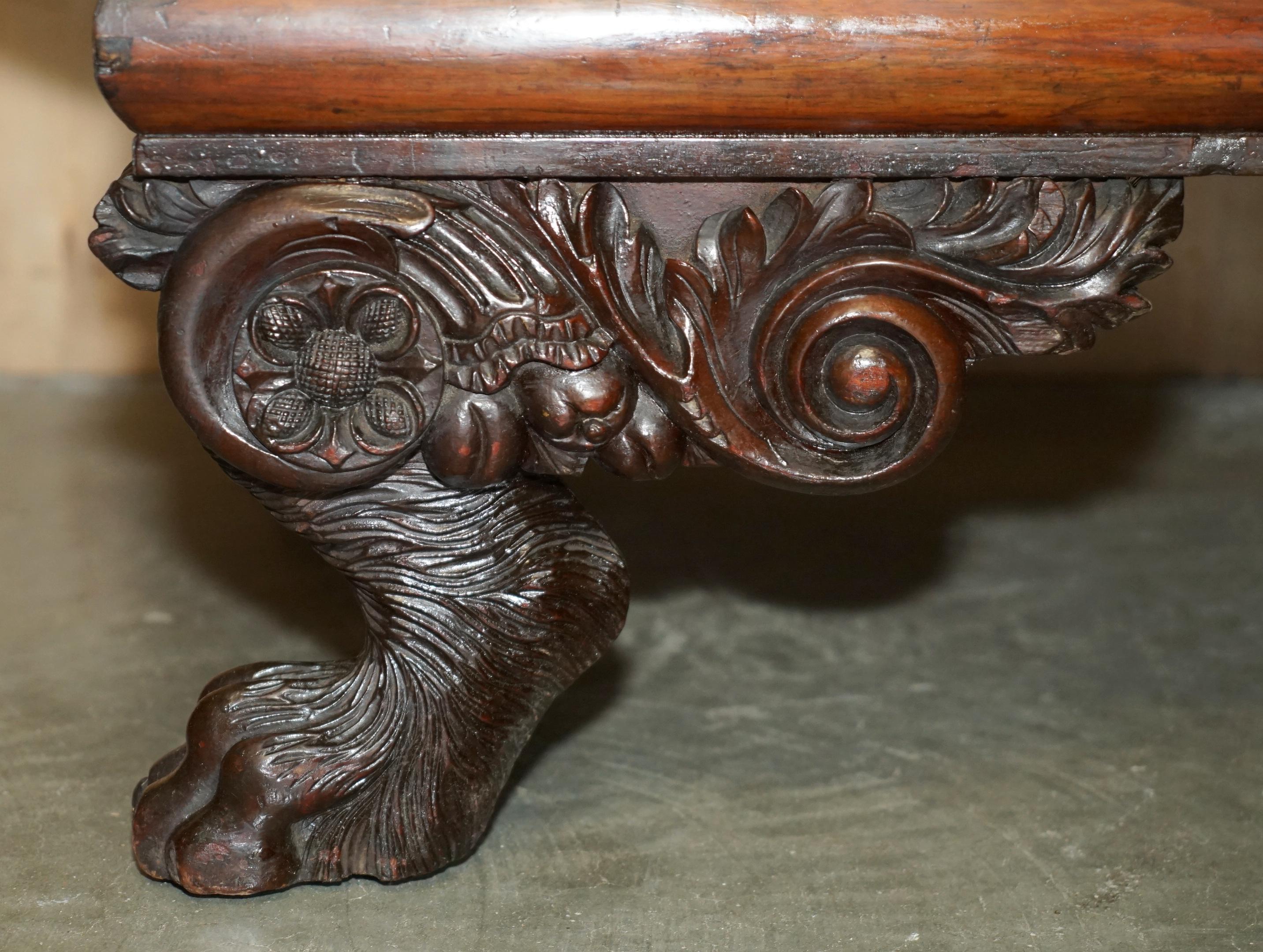 SEDIA DA LOUNGE IN LEGNO DUREVOLE INCISO A MANO CON CAPPELLI DI LEONE In condizioni buone in vendita a West Sussex, Pulborough