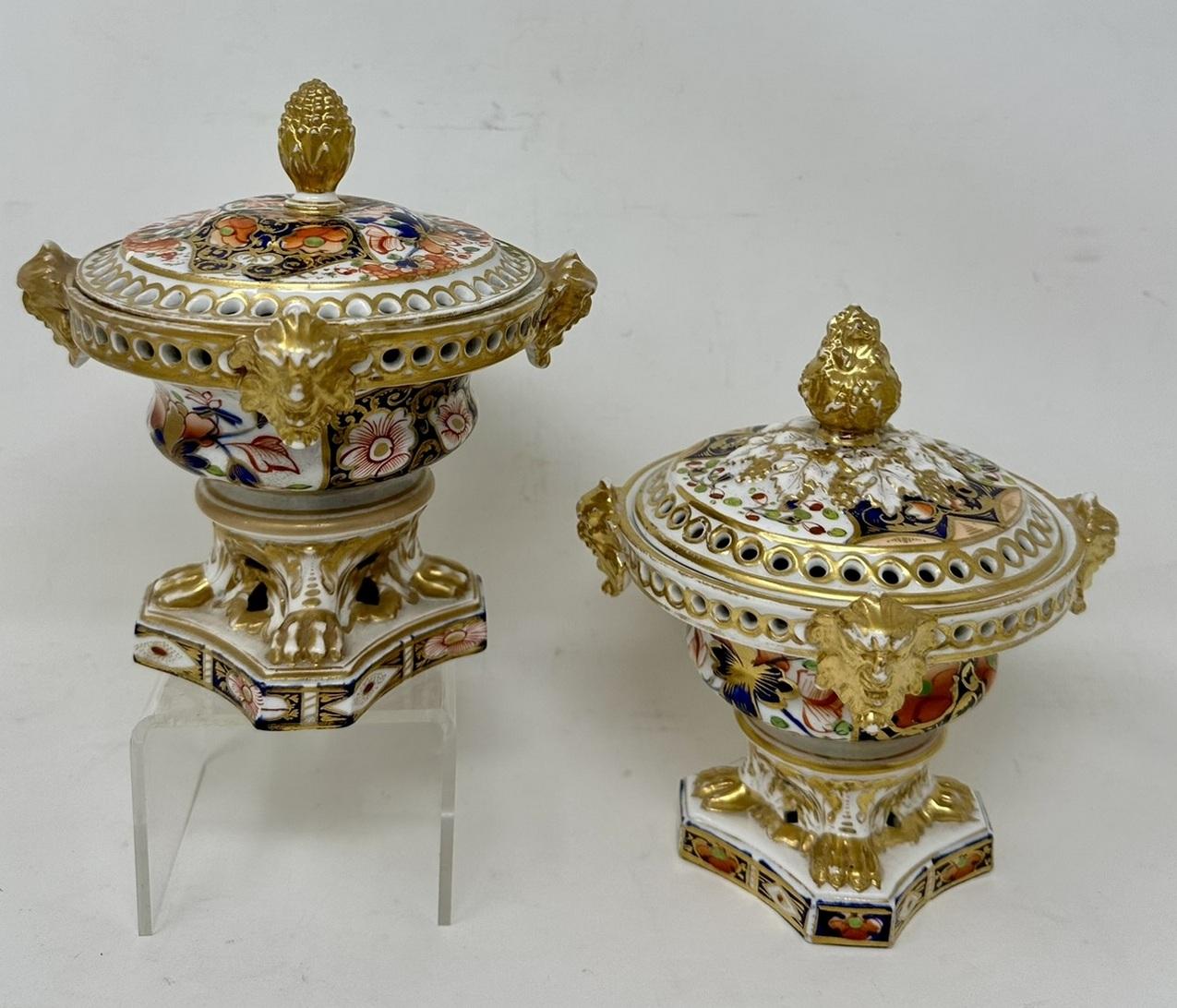 Antique Regency English Crown Derby Pair Urns Vases Pot Pourri Centerpieces 1815 In Good Condition For Sale In Dublin, Ireland