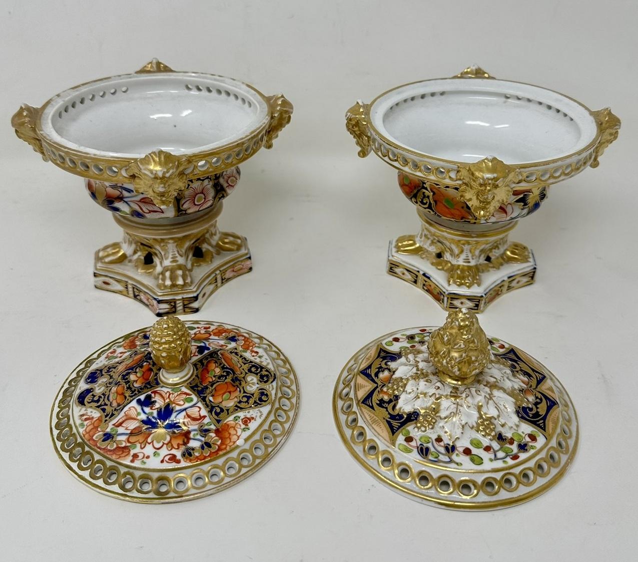 Antike Regency English Crown Derby Pair Urnen Vasen Pot Pourri Tafelaufsätze 1815 (Keramik) im Angebot