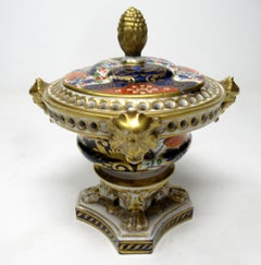 Antique Regency Anglais Crown Derby Paire d'Urnes Vases Pot Pourri Centres de table