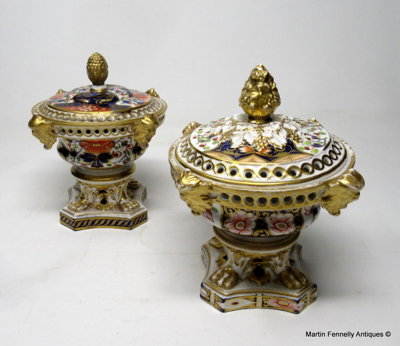 Antique Regency English Crown Derby Pair Urns Vases Pot Pourri Centerpieces In Good Condition In Dublin, Ireland