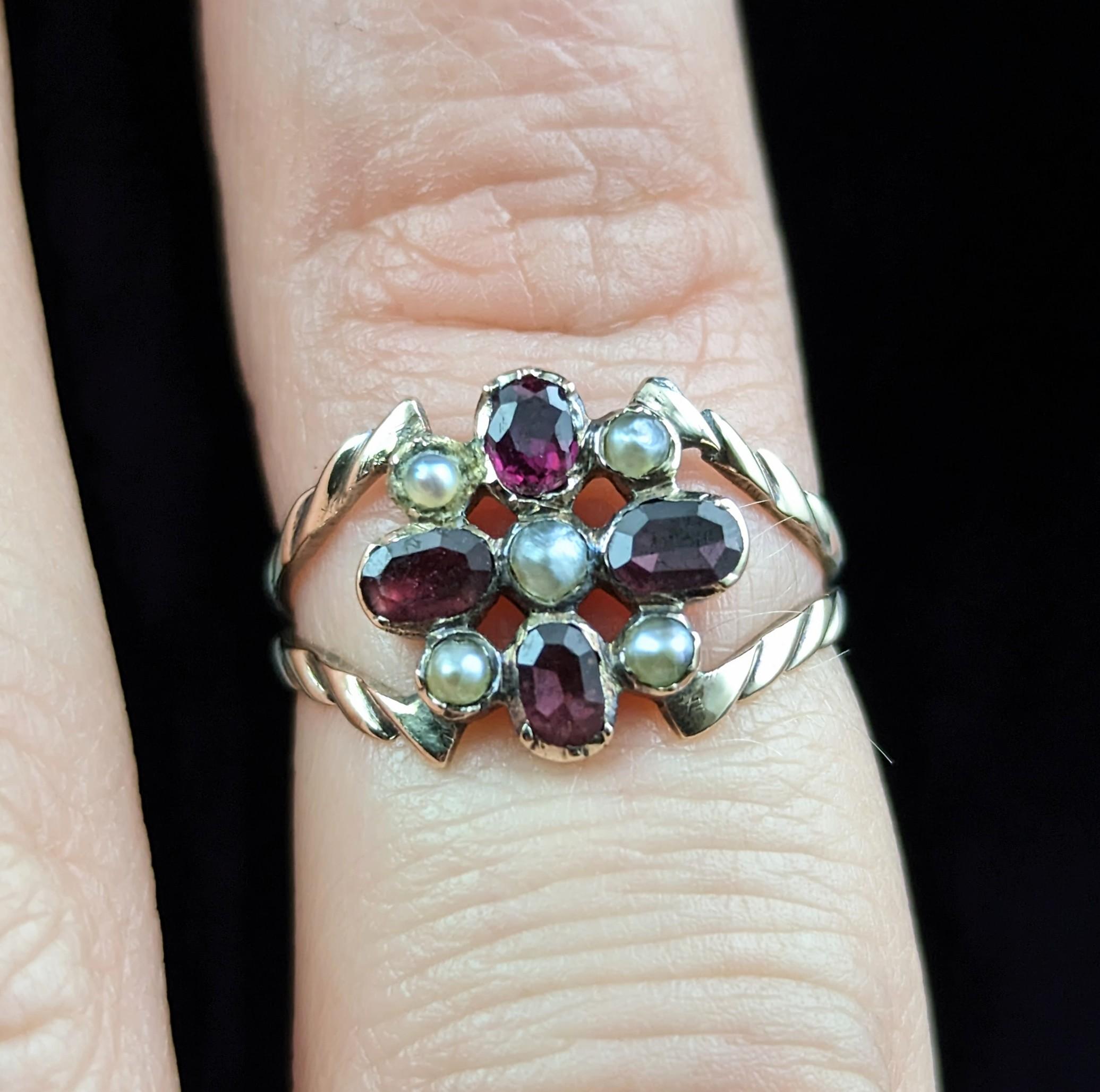 Antique Regency Era Floral Ring, Flat Cut Garnet, Pearl and Ruby, 9k Gold In Fair Condition In NEWARK, GB