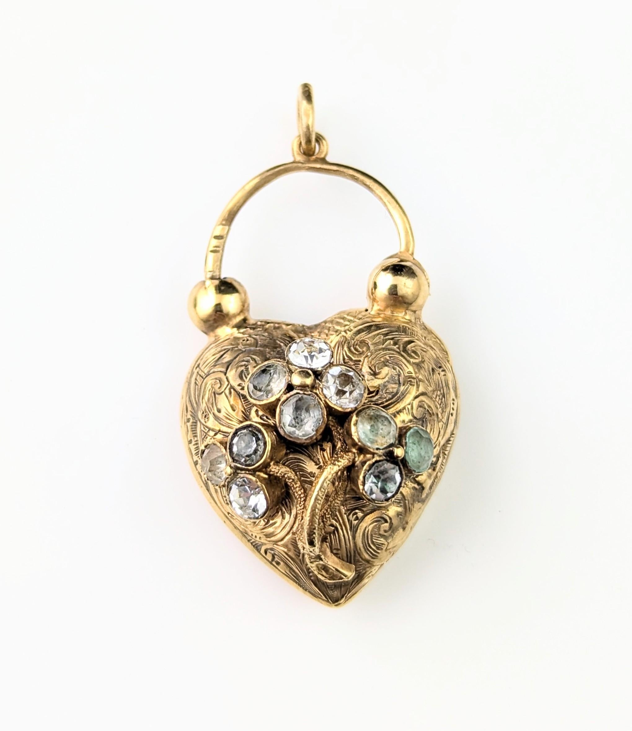 Antico medaglione con lucchetto a cuore d'oro dell'epoca Regency, Paste, Floral in vendita 9