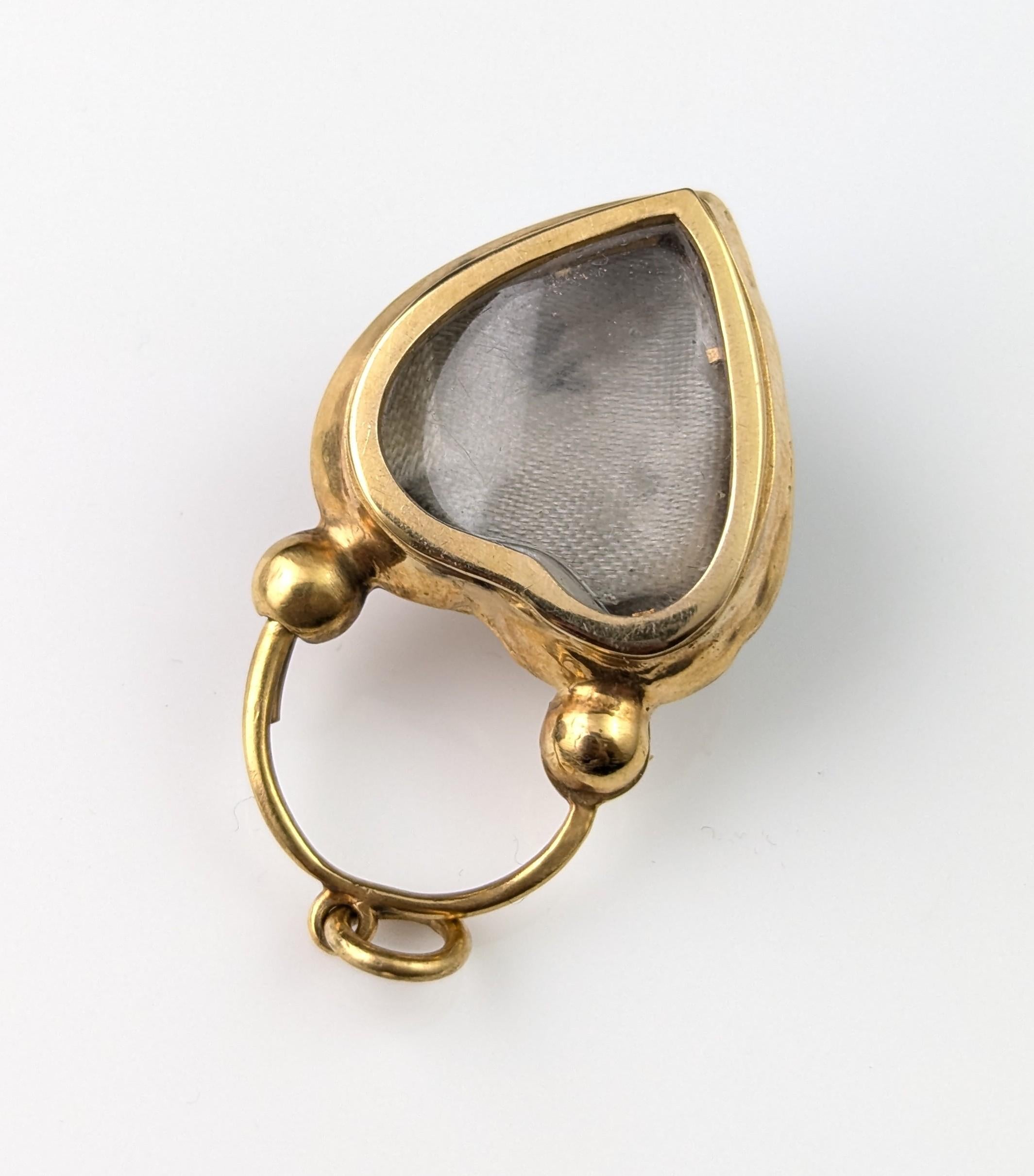 Antico medaglione con lucchetto a cuore d'oro dell'epoca Regency, Paste, Floral in vendita 10