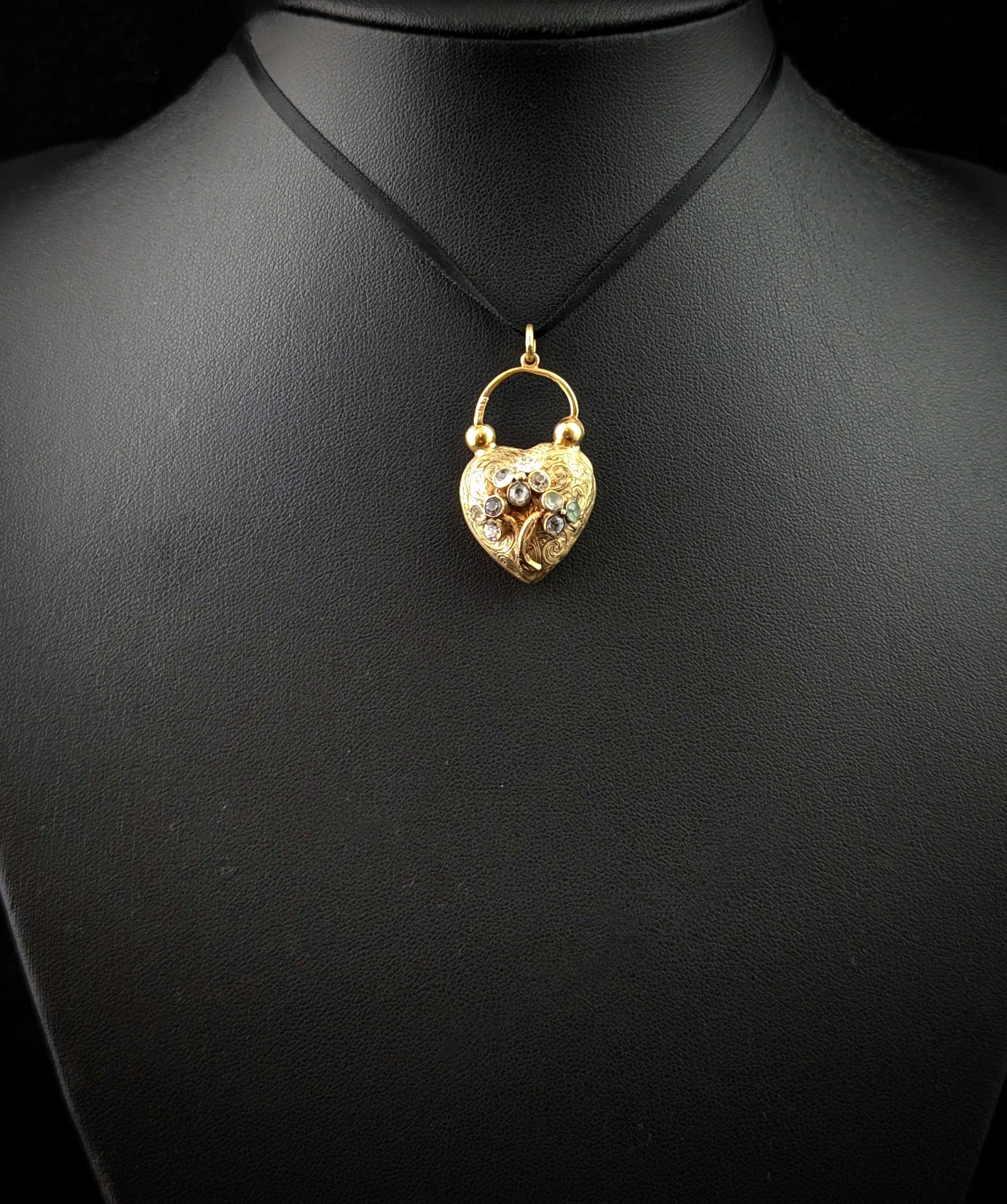 Donna Antico medaglione con lucchetto a cuore d'oro dell'epoca Regency, Paste, Floral in vendita