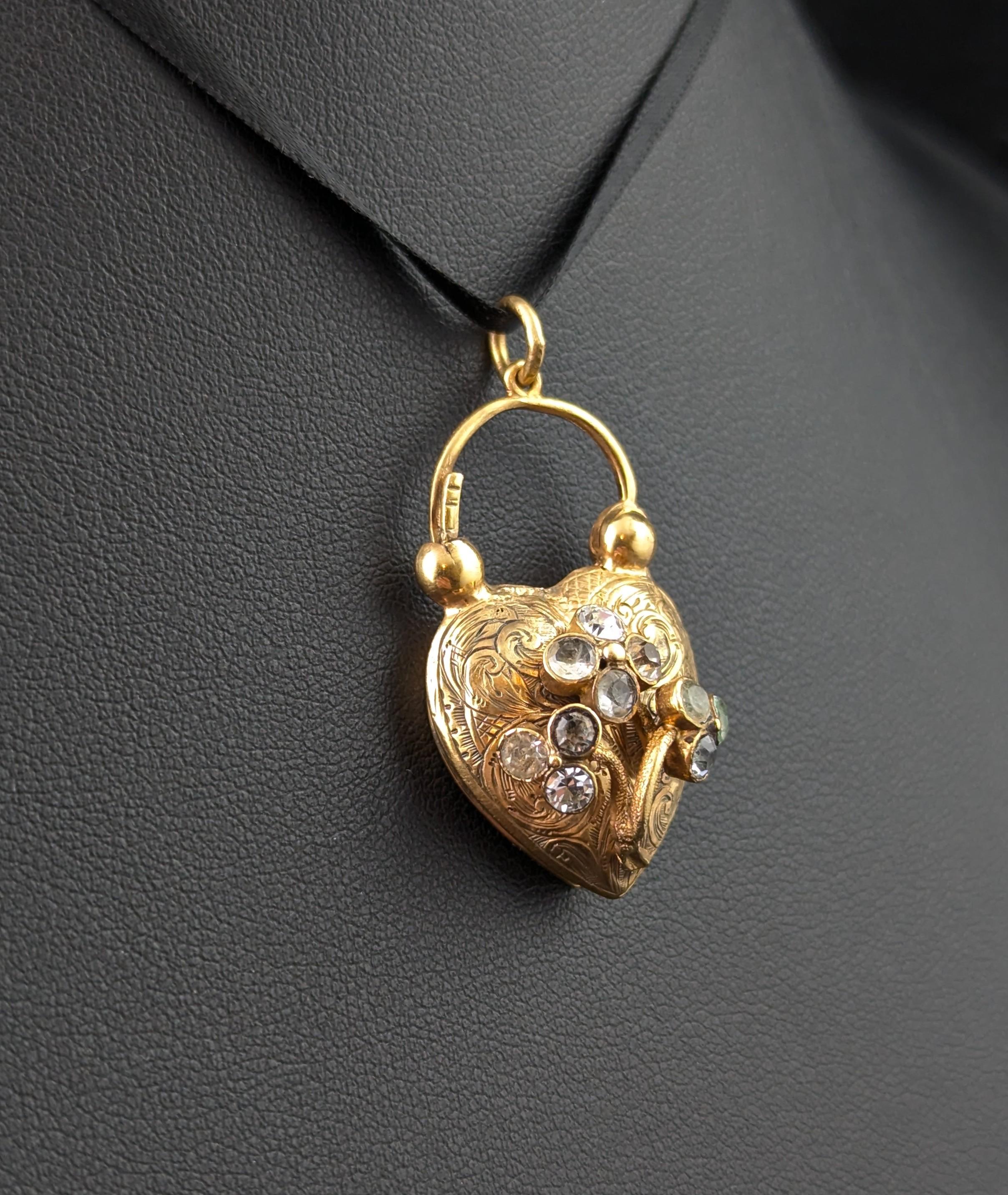 Antico medaglione con lucchetto a cuore d'oro dell'epoca Regency, Paste, Floral in vendita 2