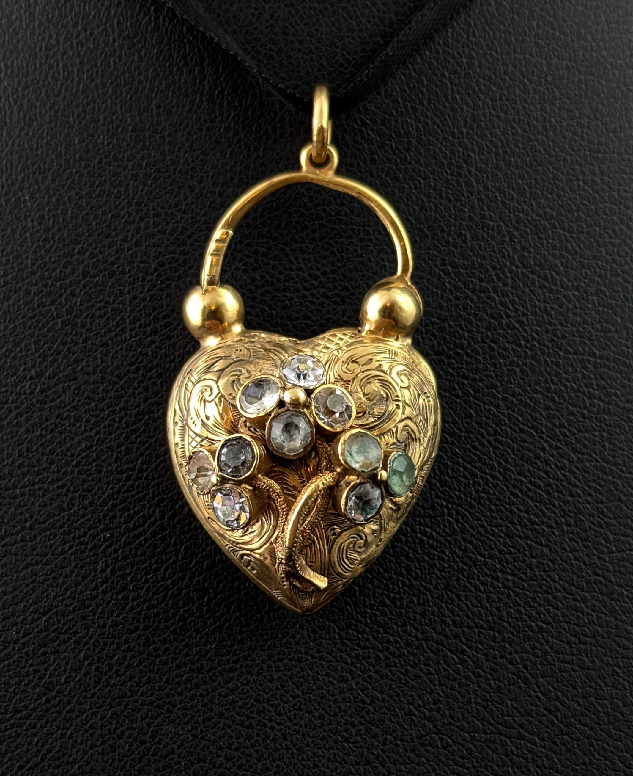 Antico medaglione con lucchetto a cuore d'oro dell'epoca Regency, Paste, Floral in vendita 4