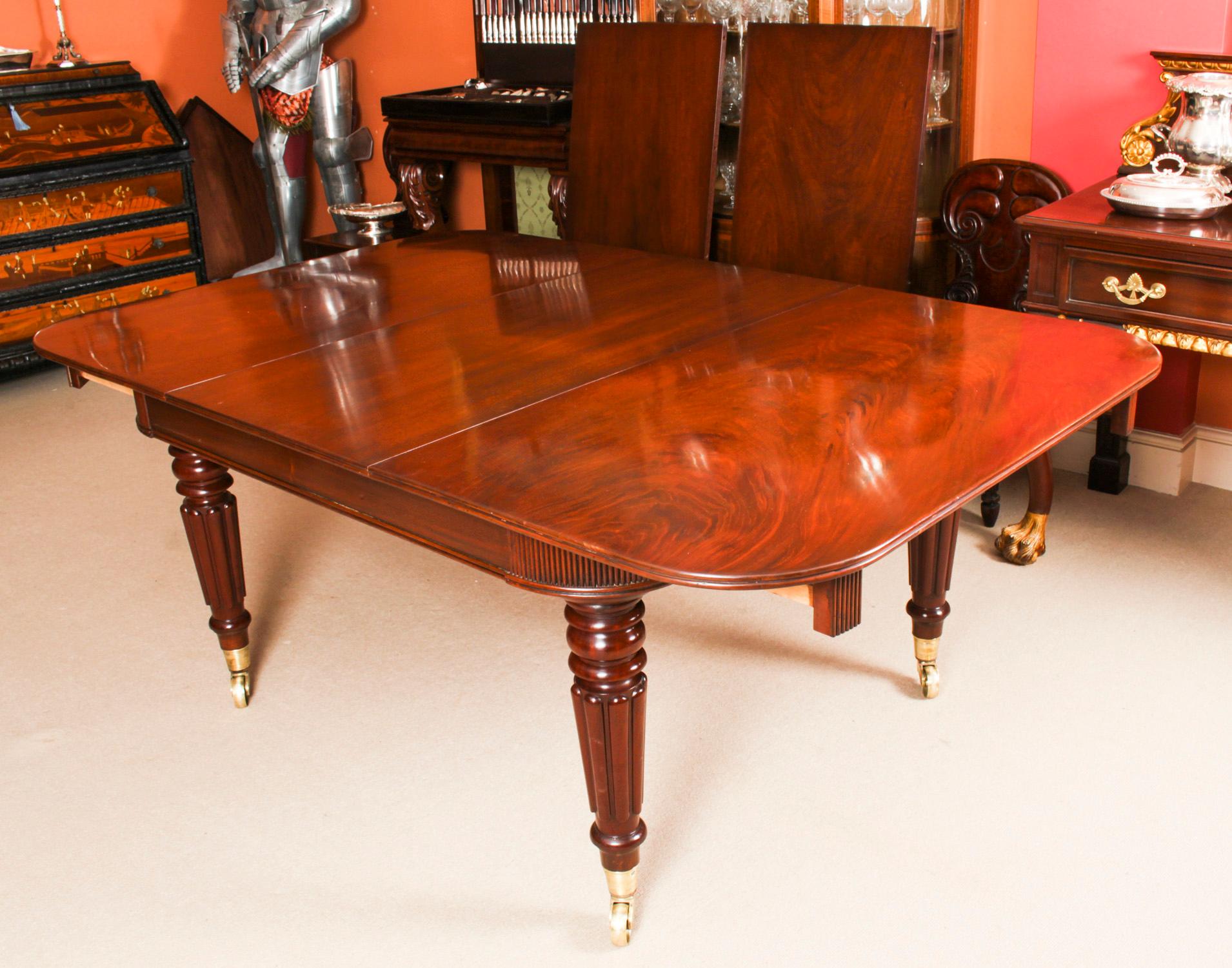 Antique Regency Flame Mahogany Dining Table & 12 chairs 19th C In Good Condition In London, GB