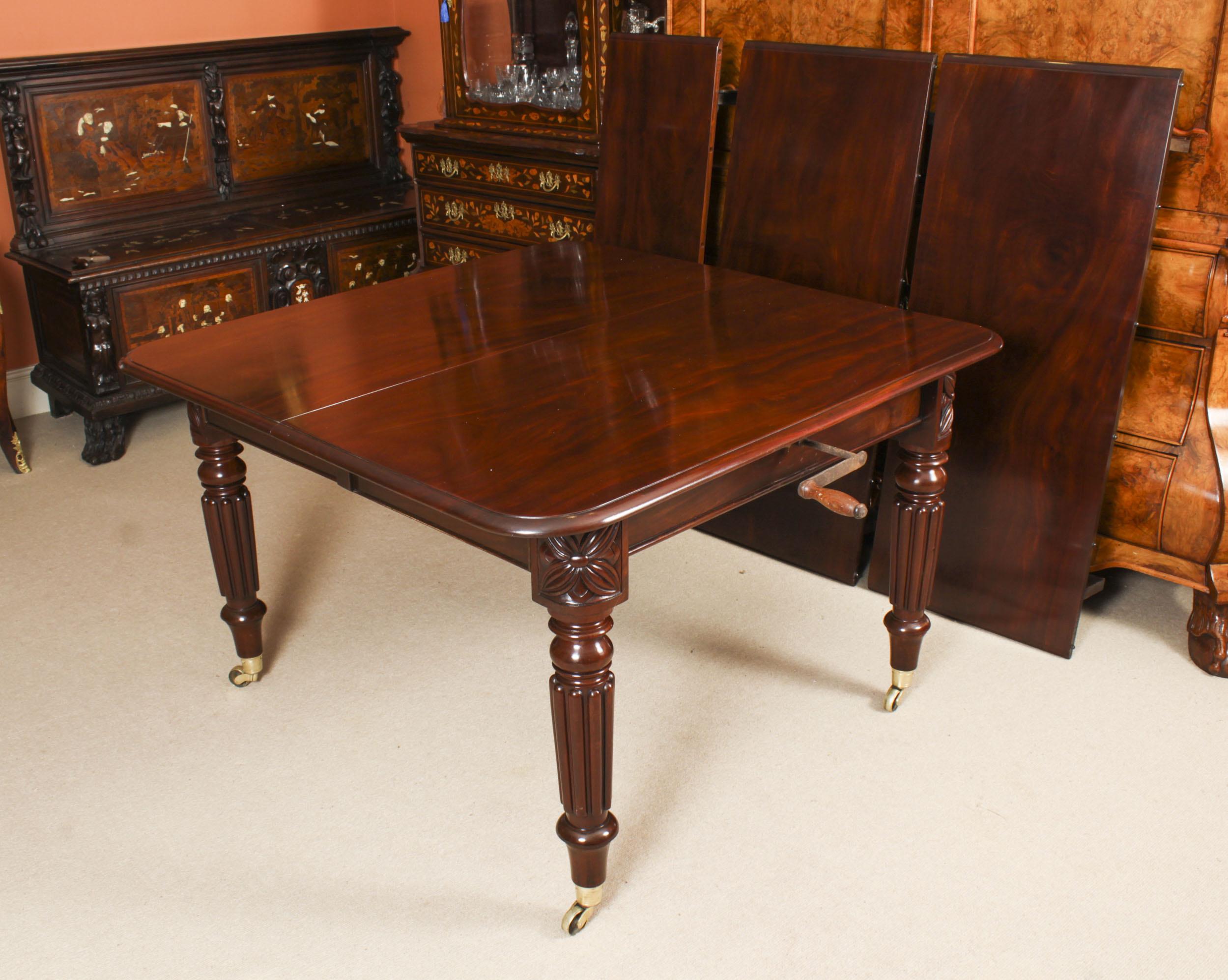 Antique Regency Flame Mahogany Dining Table 19th Century & 10 Chairs In Good Condition In London, GB