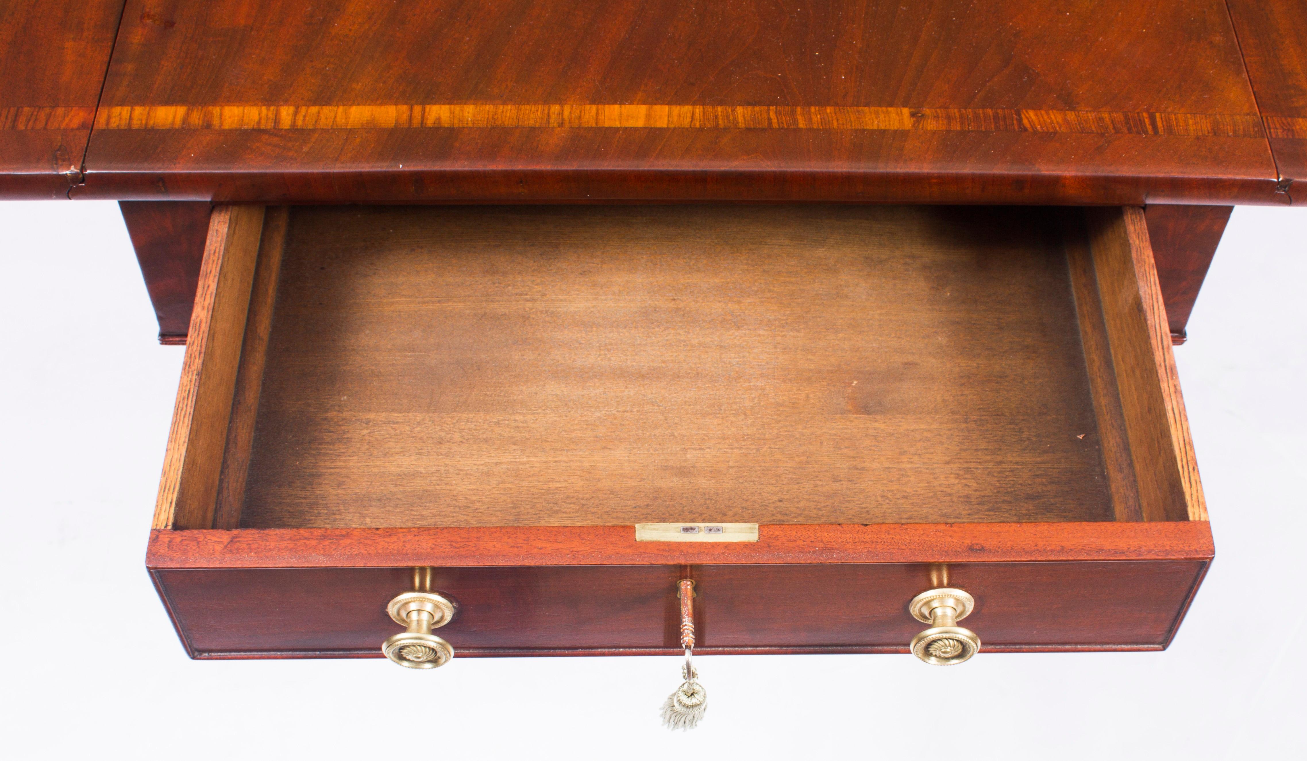 Ancienne table de Pembroke de style Régence George III Gillows & 6 chaises 19ème siècle en vente 4
