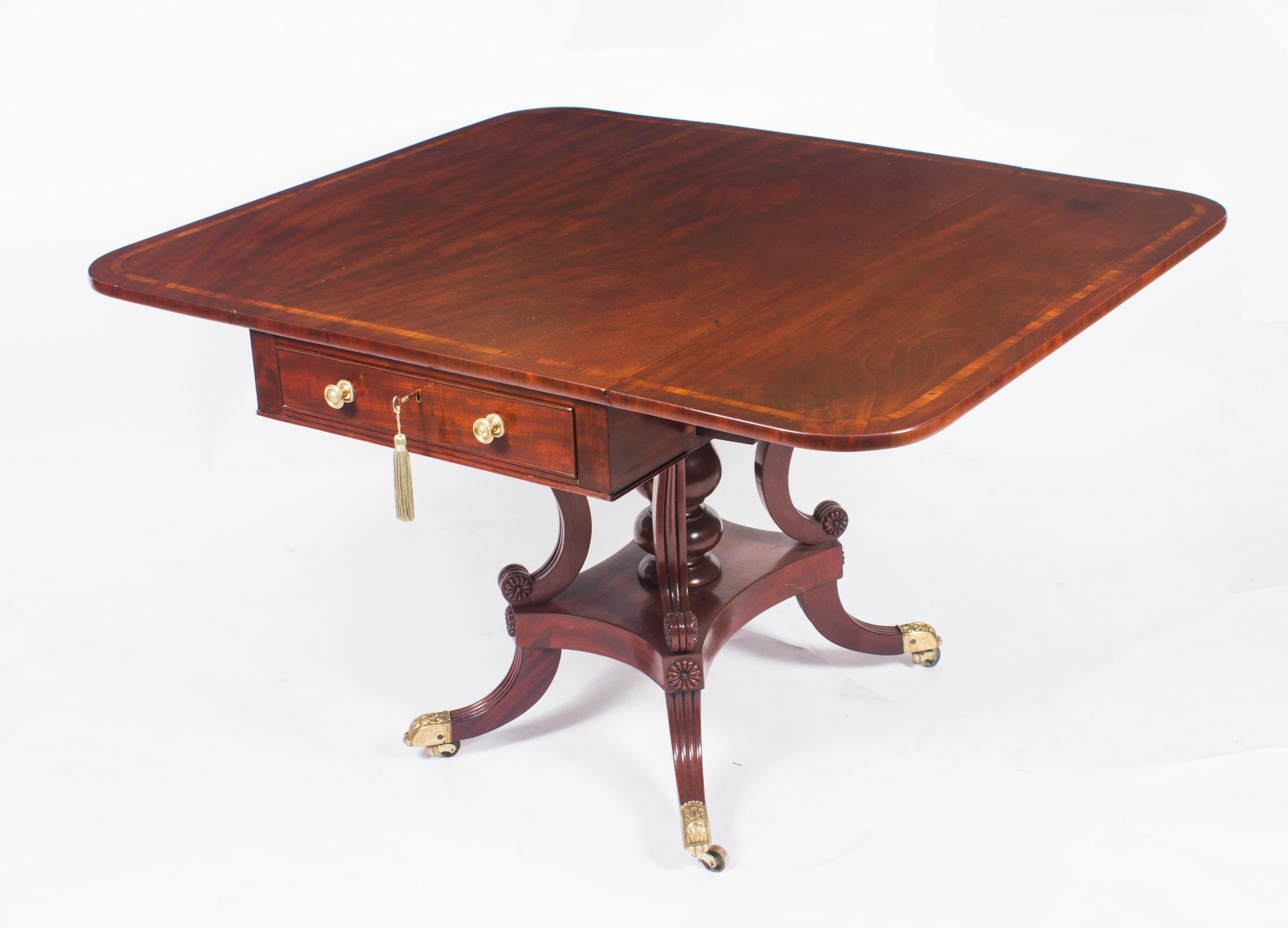 Ancienne table de Pembroke de style Régence George III Gillows & 6 chaises 19ème siècle Bon état - En vente à London, GB