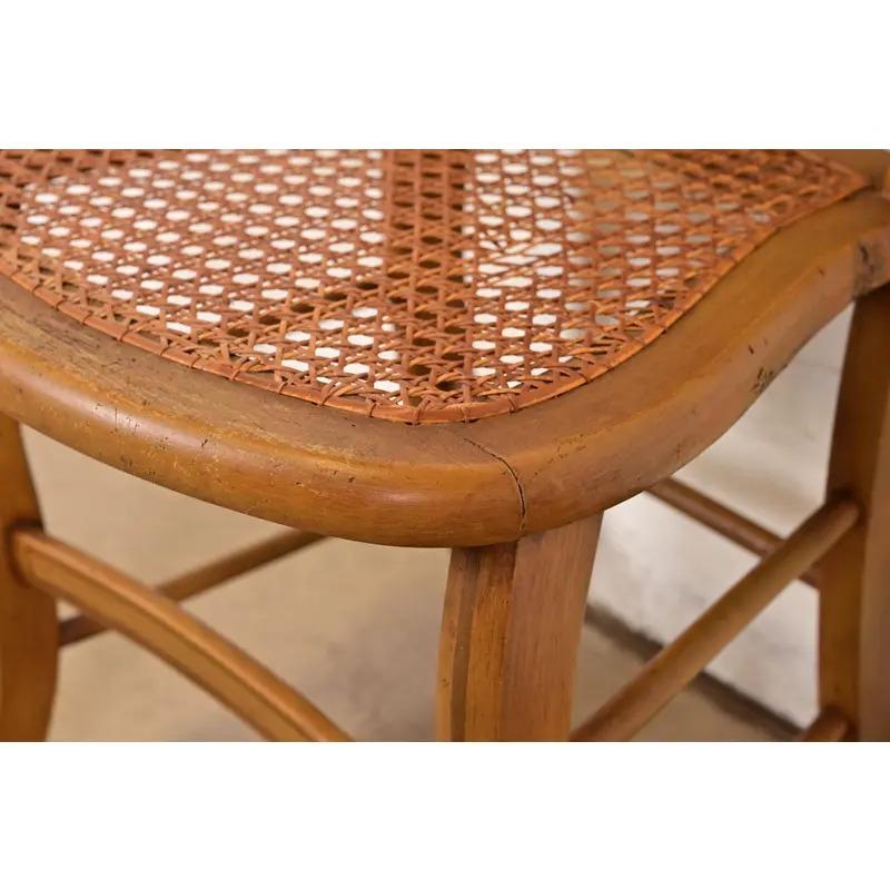 Antiker Regency-Stuhl aus handbemaltem Ahorn und Rohrgeflecht, CIRCA 1910 im Angebot 4