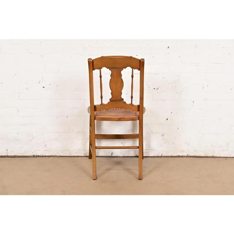 Antiker Regency-Stuhl aus handbemaltem Ahorn und Rohrgeflecht, CIRCA 1910 im Angebot 8