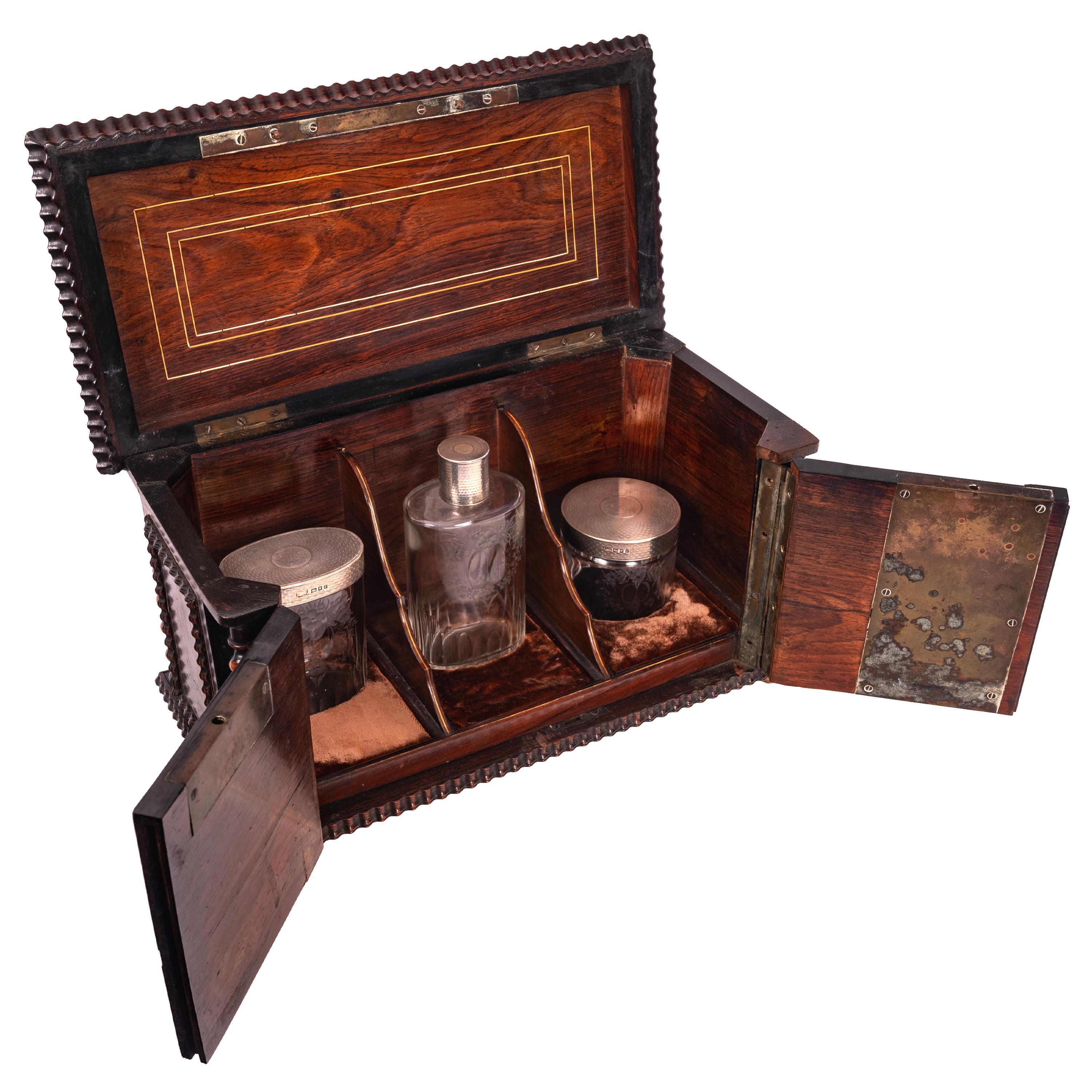 Antikes Regency-Parfümflaschen-Set mit Intarsien aus Palisanderholz und Silber 1824 im Angebot 7