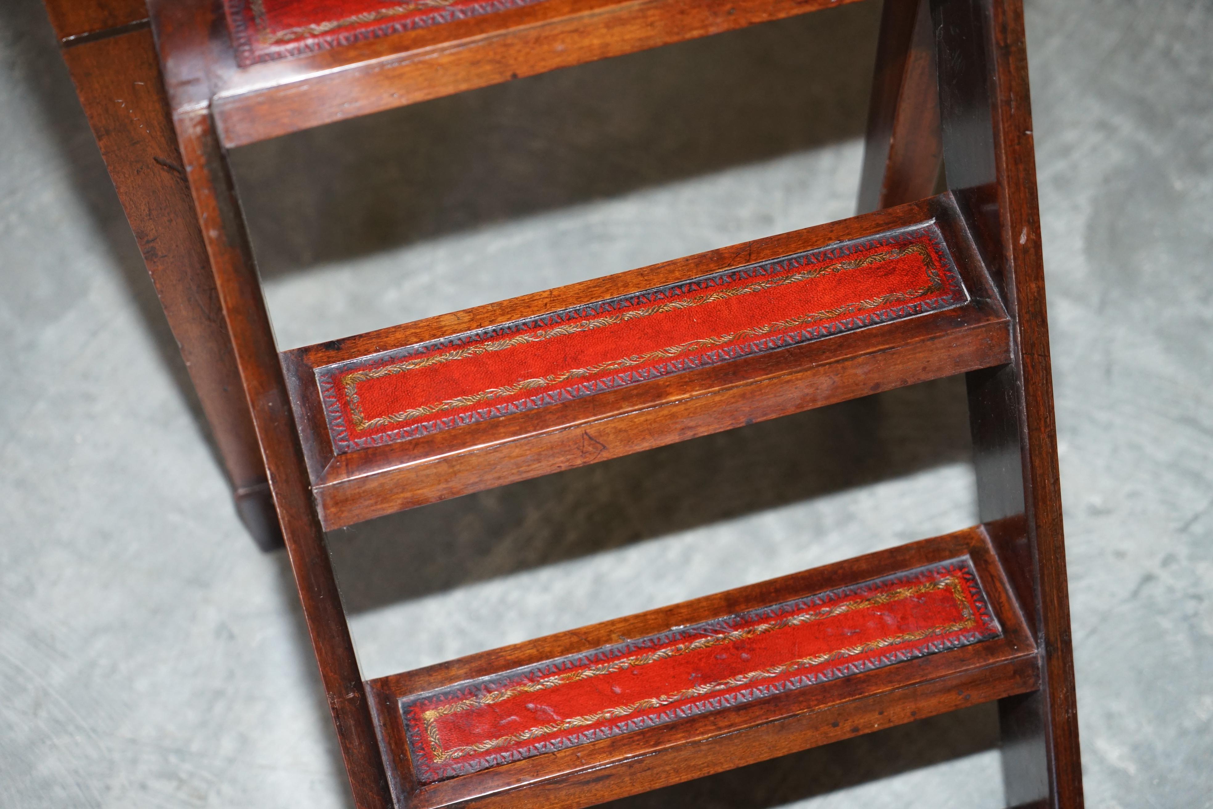 Antigua Biblioteca Regencia Mesa Metamórfica Escalera de cuero sangre de buey en venta 9