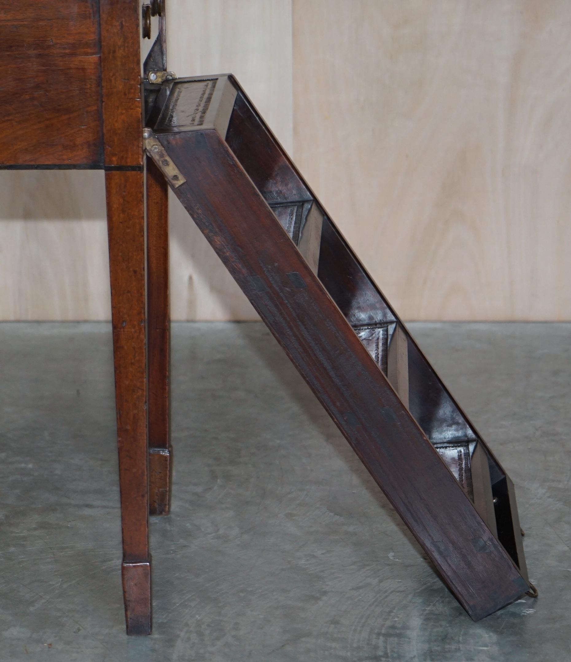Antigua Biblioteca Regencia Mesa Metamórfica Escalera de cuero sangre de buey en venta 11