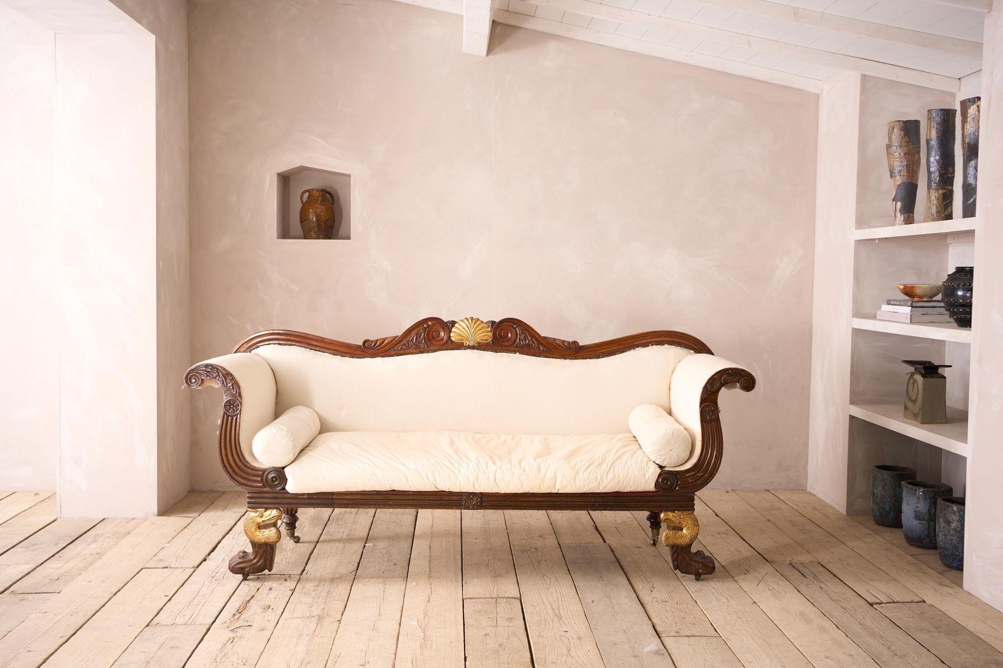 Antikes Regency-Sofa aus Mahagoni mit Mahagoni-Rahmen und Dodo-Kopf-Detail im Zustand „Hervorragend“ im Angebot in Malton, GB
