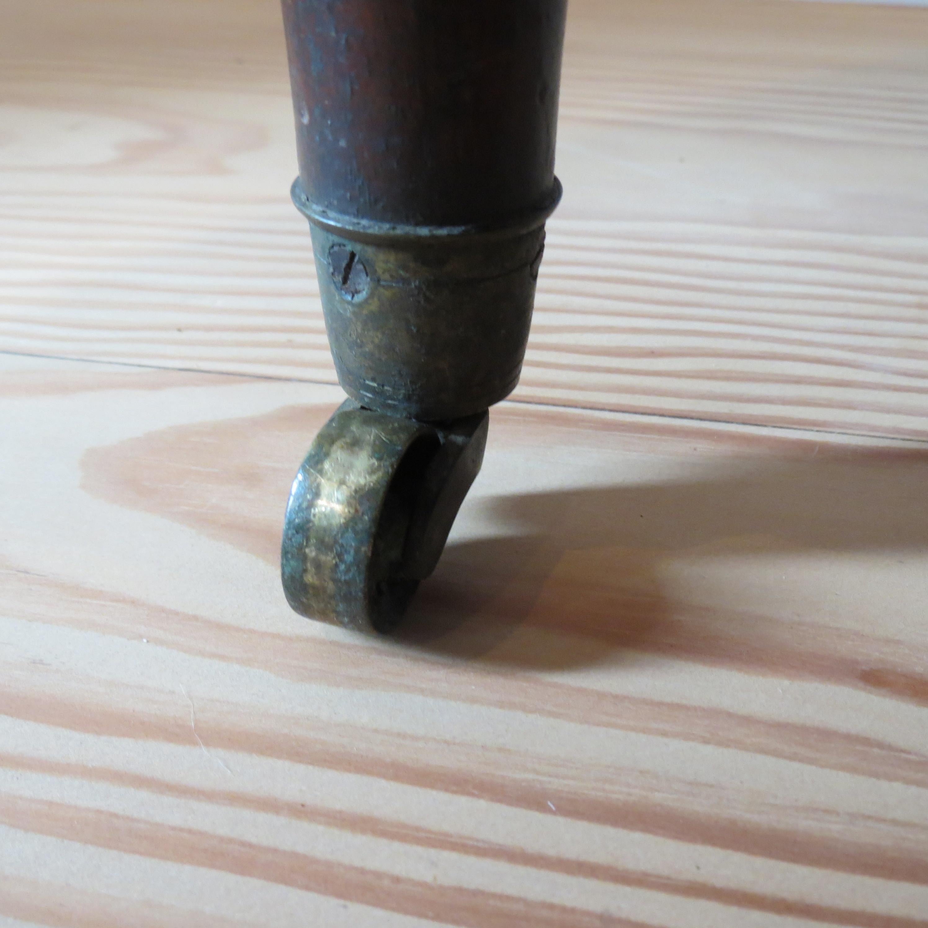 Antique Regency Mahogany Pembroke Table attributed to Gillows Lancaster For Sale 13