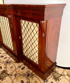 Buffet à trois portes en acajou de style Régence antique Crédence Serveur Dry Bar Buffer