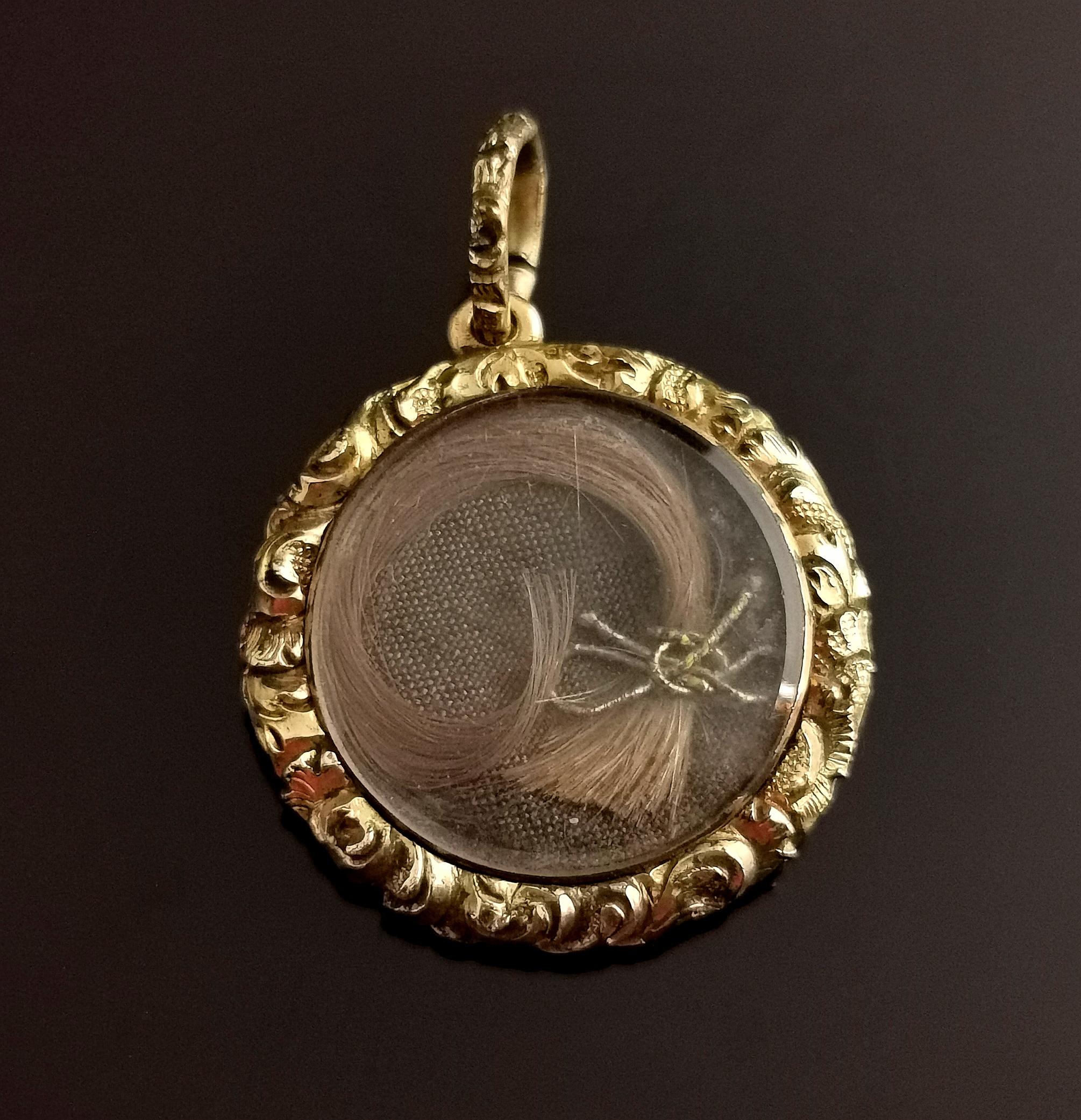 Antique Regency mourning locket, 9k gold front, Forget me not flower  5