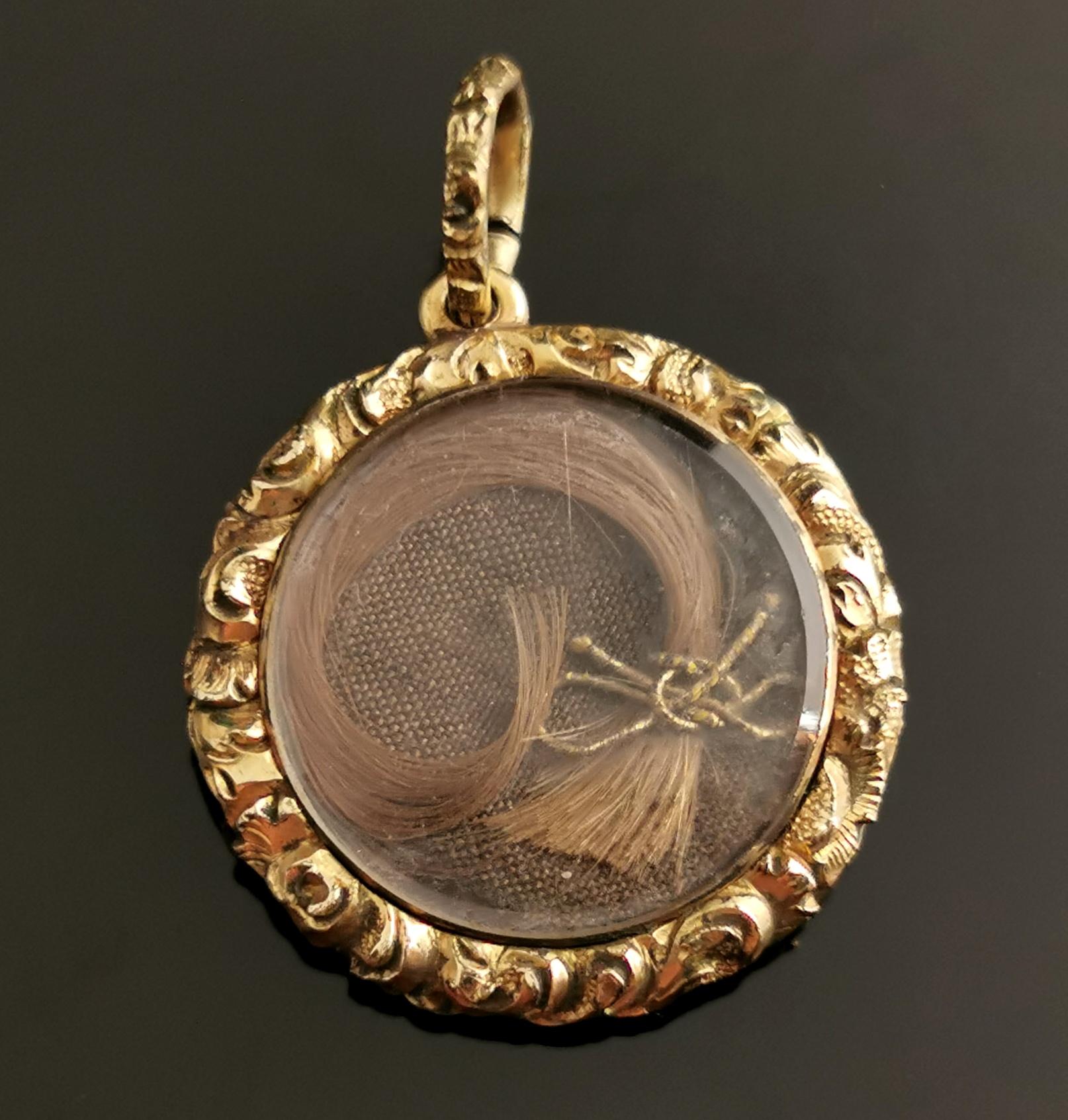 Antique Regency mourning locket, 9k gold front, Forget me not flower 2
