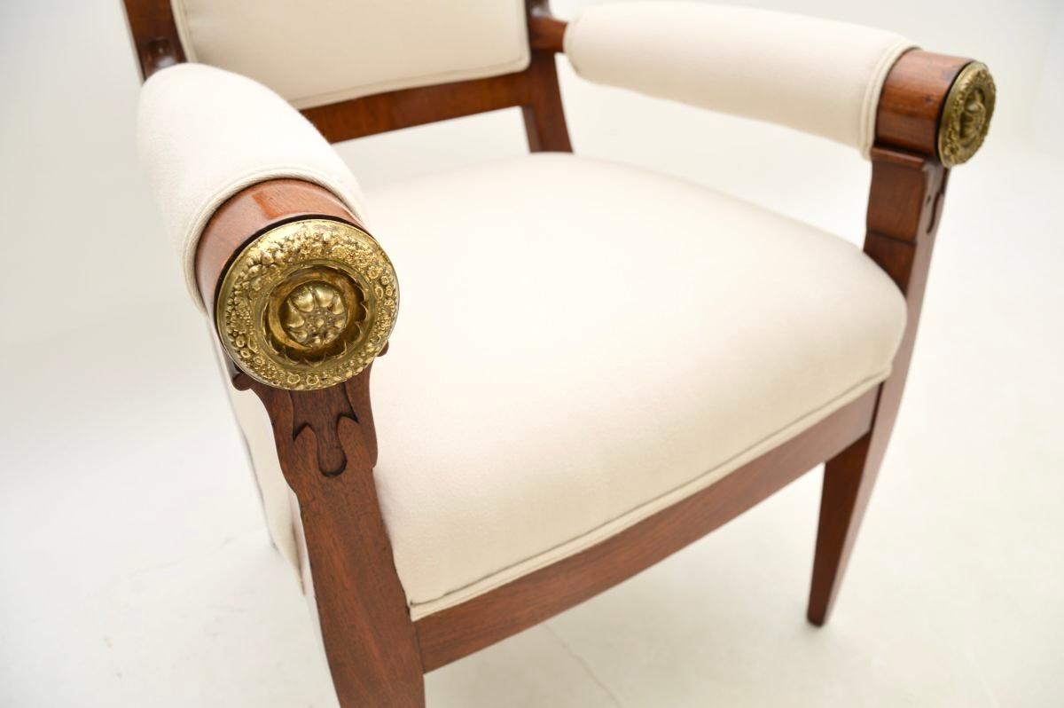 Fauteuil ancien d'époque Régence en vente 2