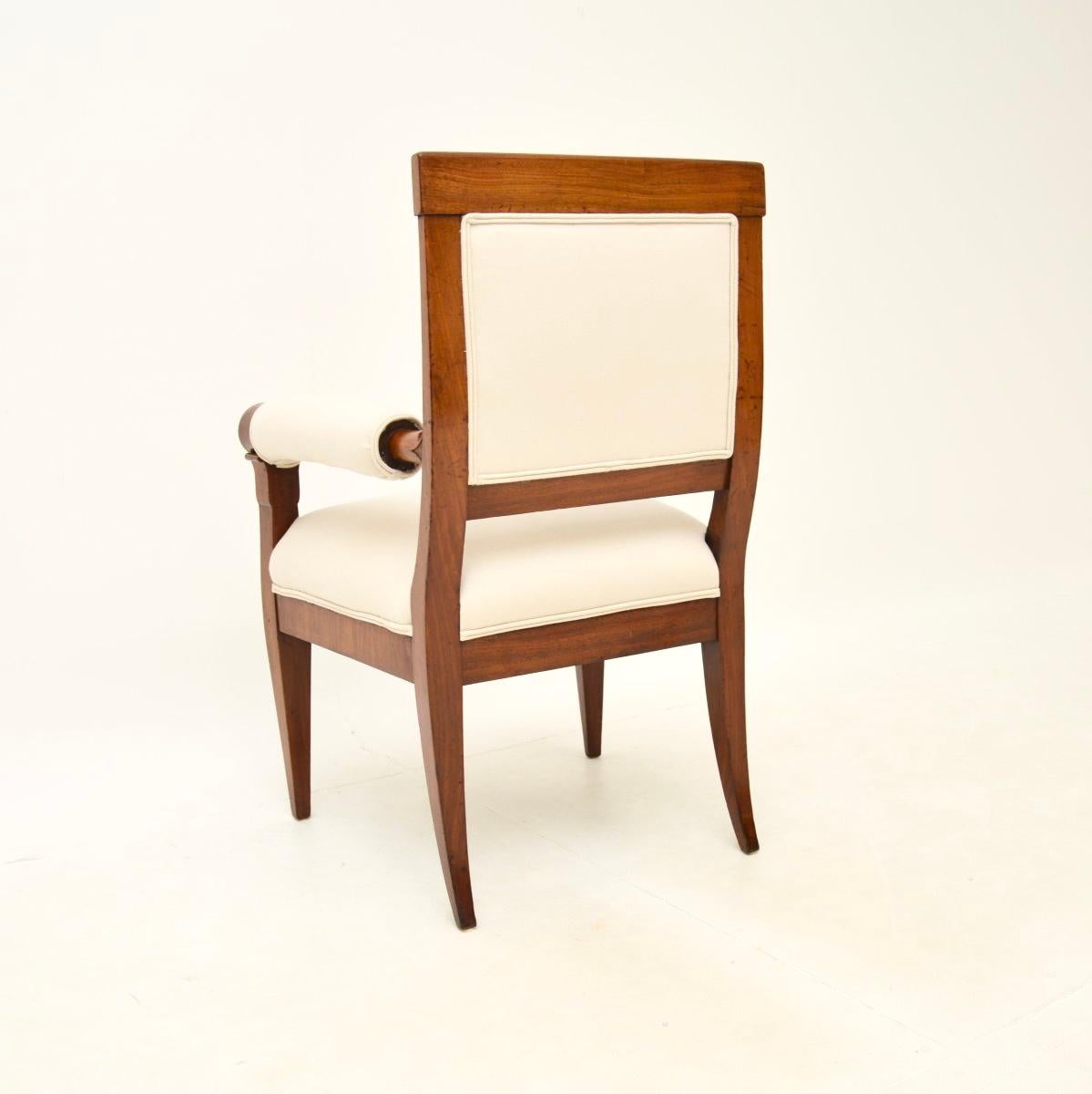 Doré Fauteuil ancien d'époque Régence en vente